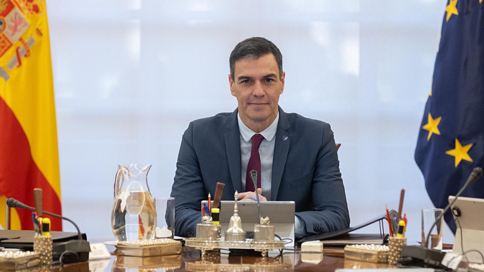 El presidente del Gobierno, Pedro Sánchez, preside la primera reunión de Consejo de Ministros
