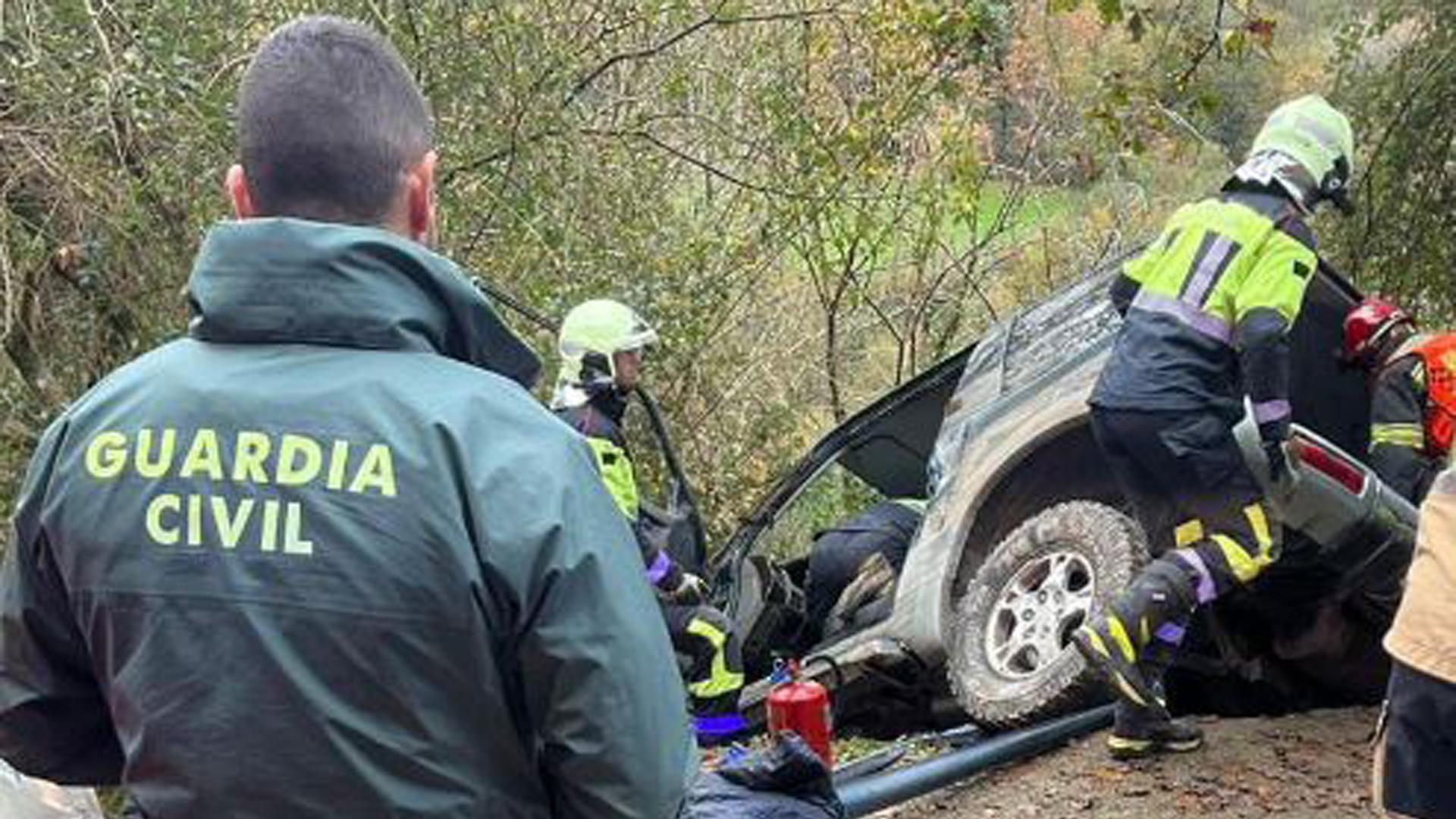 Herido un conductor de 72 años en un accidente en Atallu
