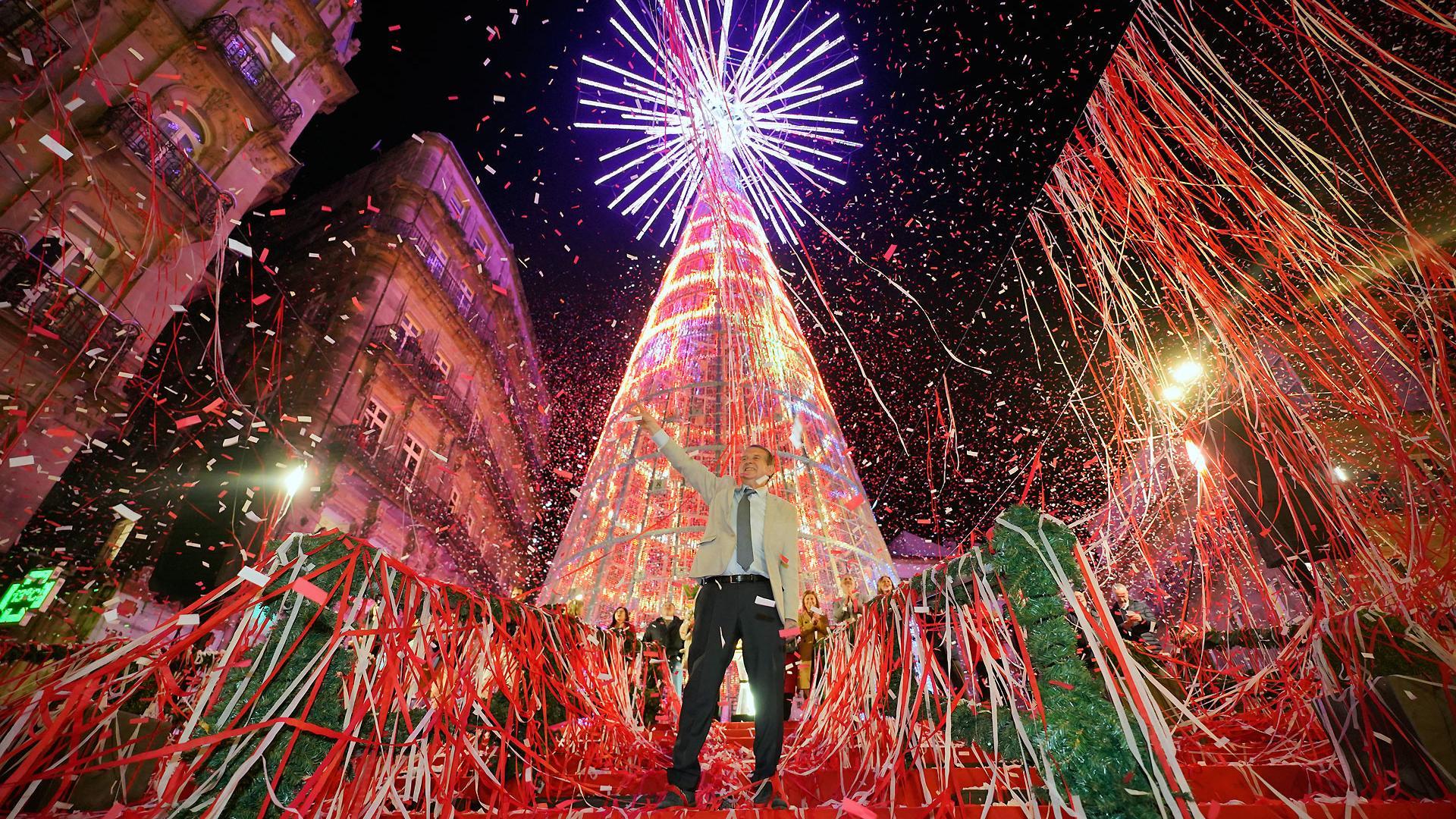 Abel Caballero, alcalde de Vigo, durante el encendido de las luces de Navidad 2023 en Porta do Sol