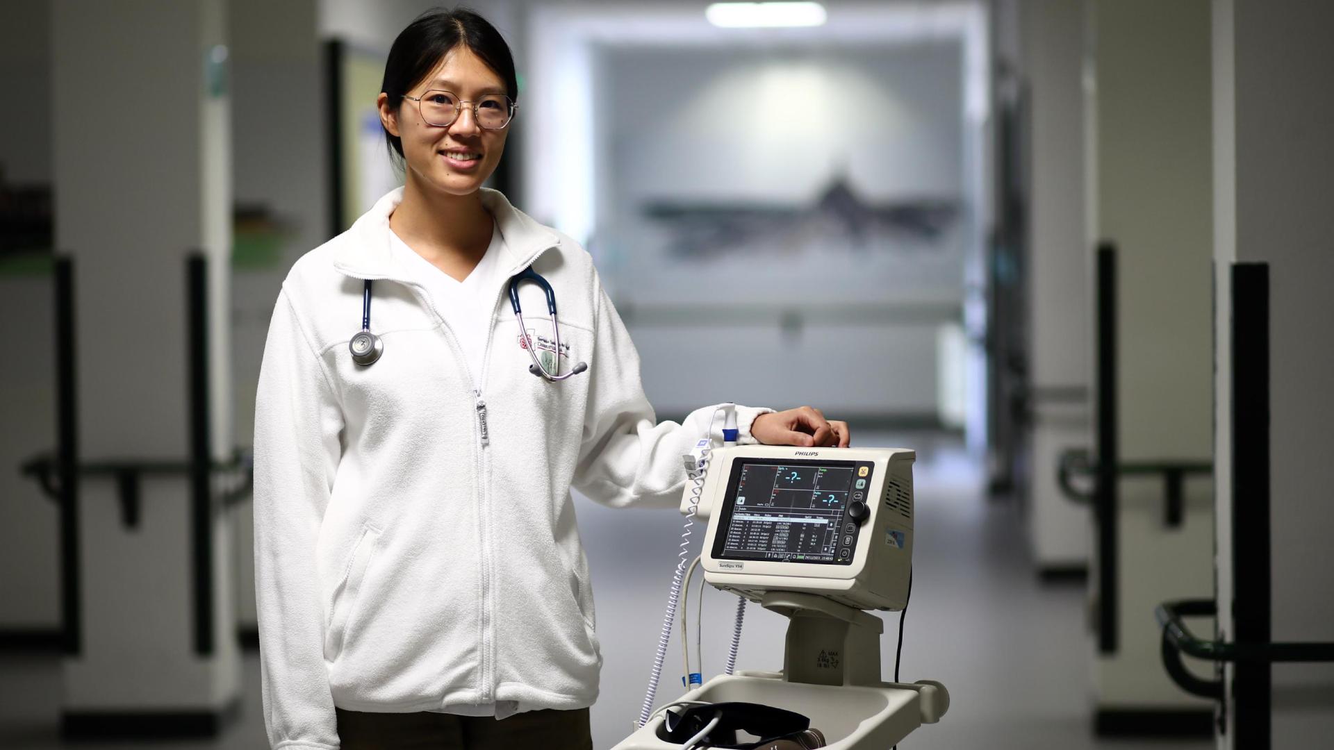 Chenhui Chen, geriatra en el Hospital Universitario de Navarra