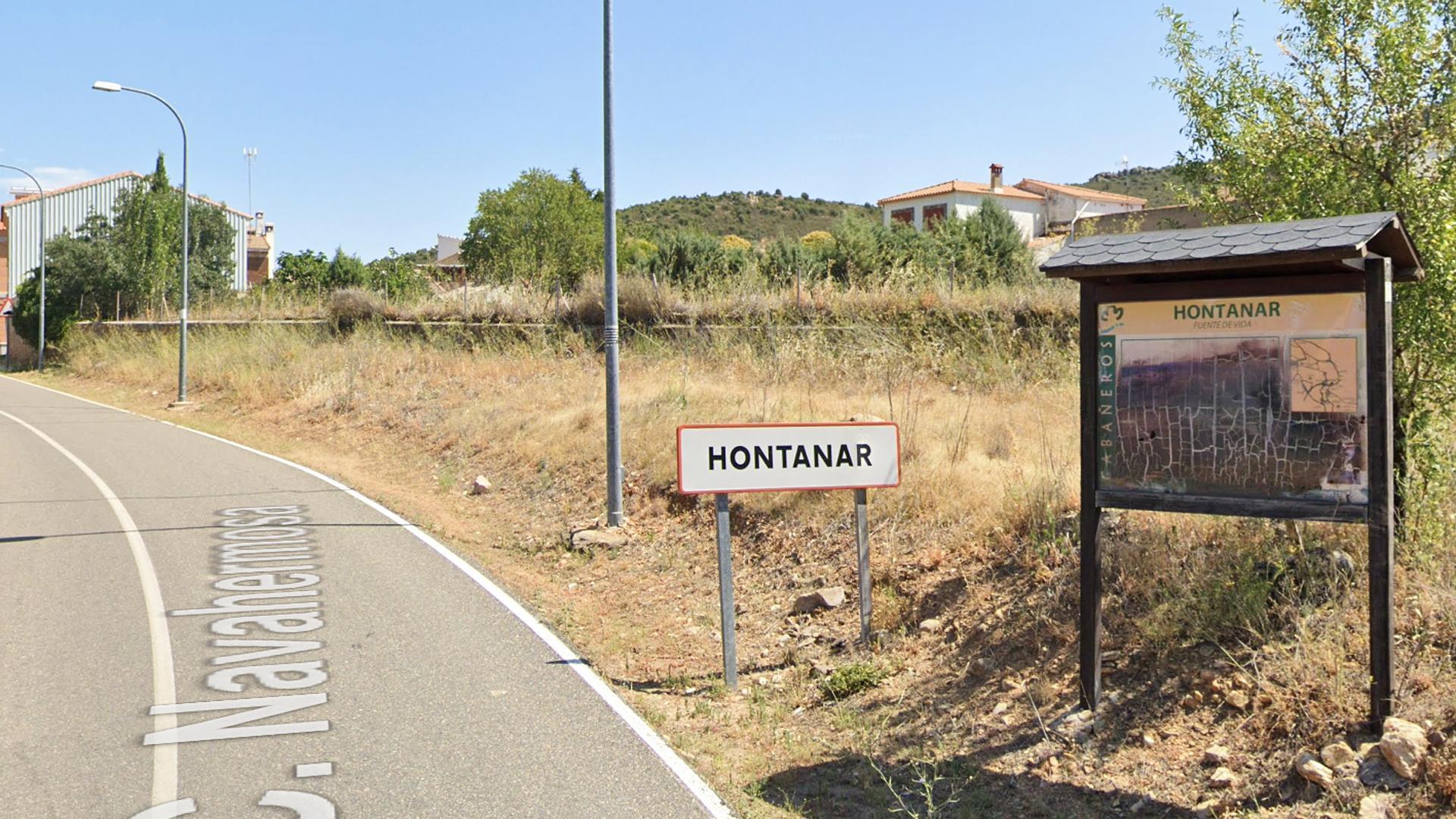 Acceso a la localidad toledana de Hontanar./