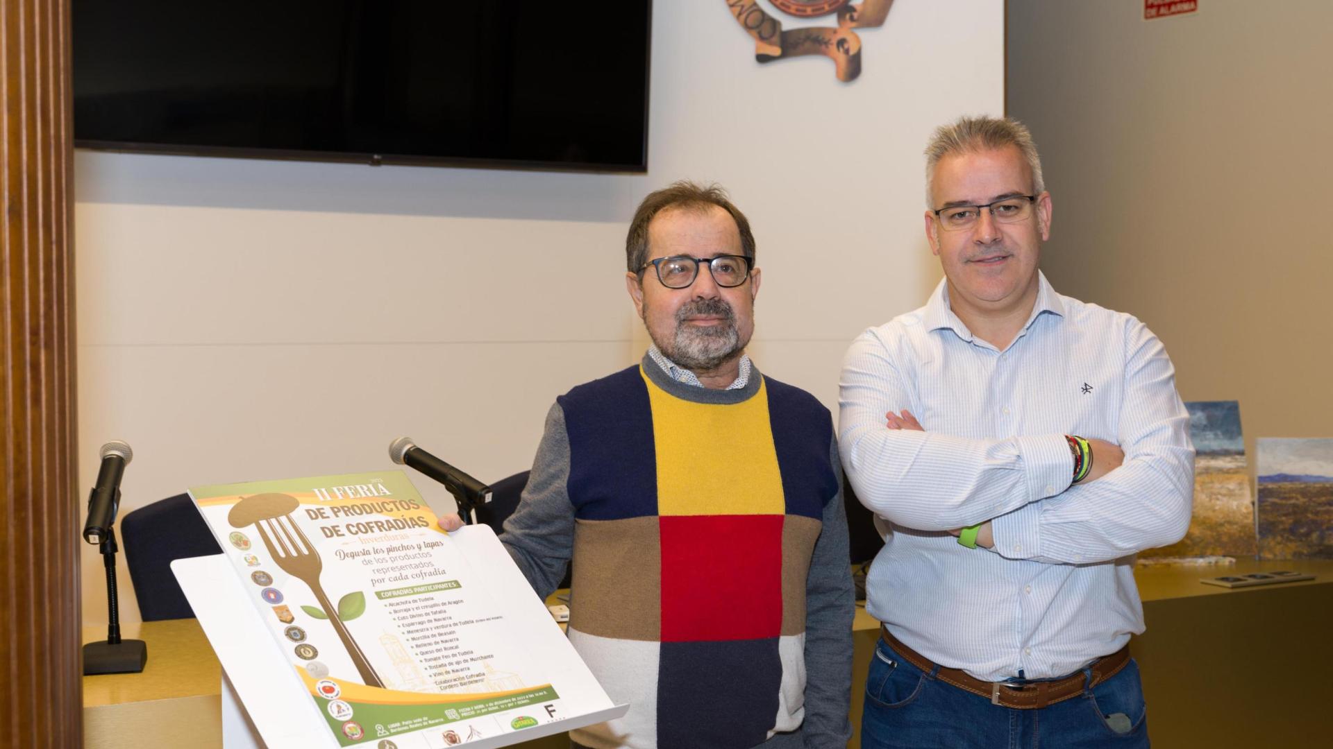 A: BLANCA ALDANONDO
F: 01/12/2023
P: DE IZDA. A DCHA.; EMILIO GARRIDO SAEZ (PRESIDENTE ORDEN DEL VOLATIN) Y FELIX ZAPATERO SORIA (MIEMBRO PERMANENTE COMUNIDAD DE BARDENAS)
L: TUDELA
T: PRESENTACION DE LA II FERIA DE PRODUCTOS DE COFRADIAS ORGANIZDO POR LA ORDEN DEL VOLATIN Y BARDENAS REALES. JORNADAS INVERDURA