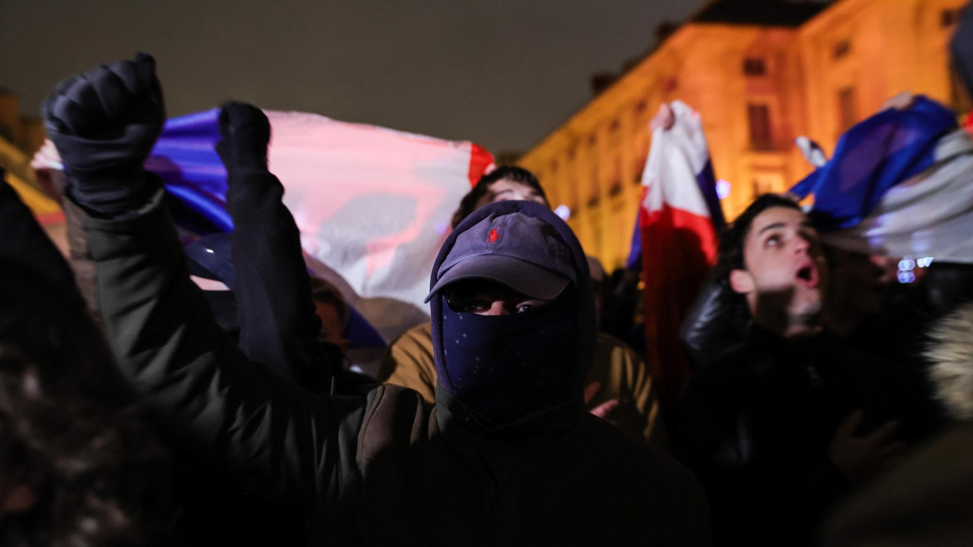 Manifestación del grupo de ultraderecha Los Nativos en el centro de París