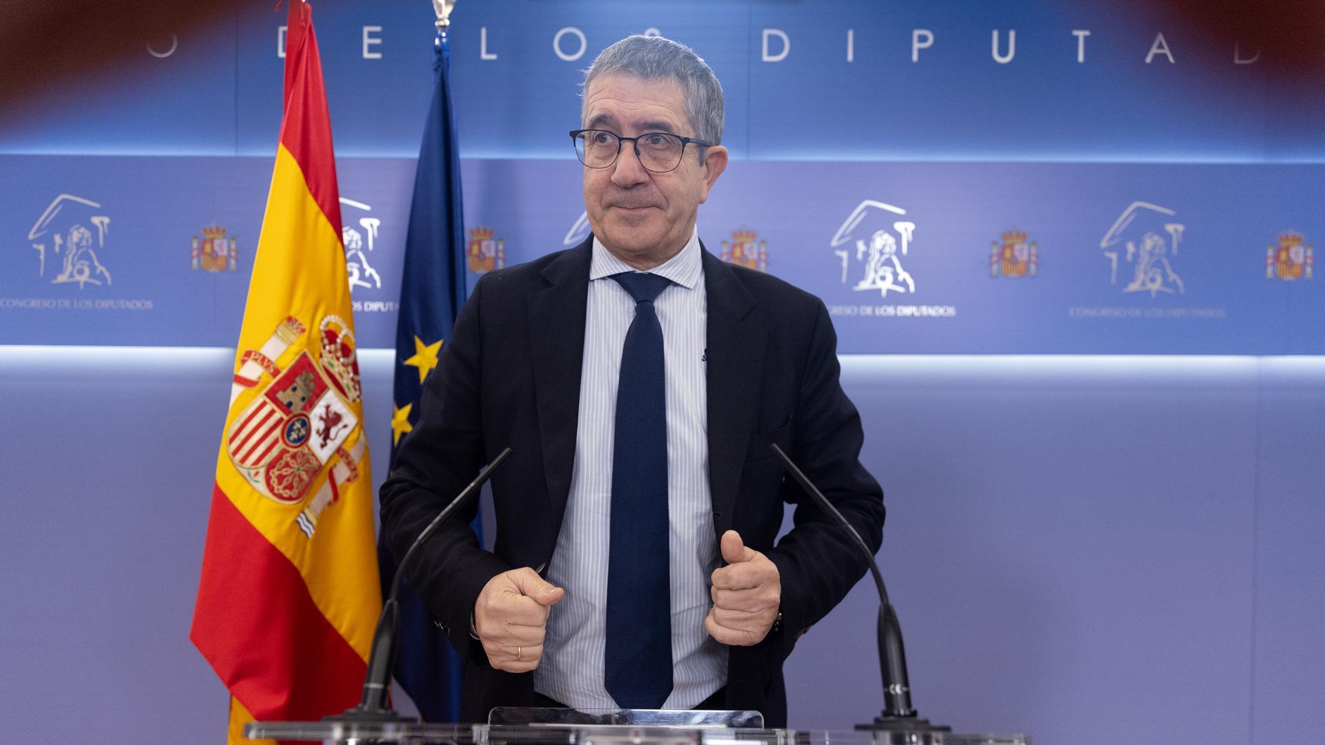 El portavoz del PSOE en el Congreso, Patxi López, ofrece una rueda de prensa posterior a la reunión de la Junta de Portavoces este de diciembre de 2023, en Madrid