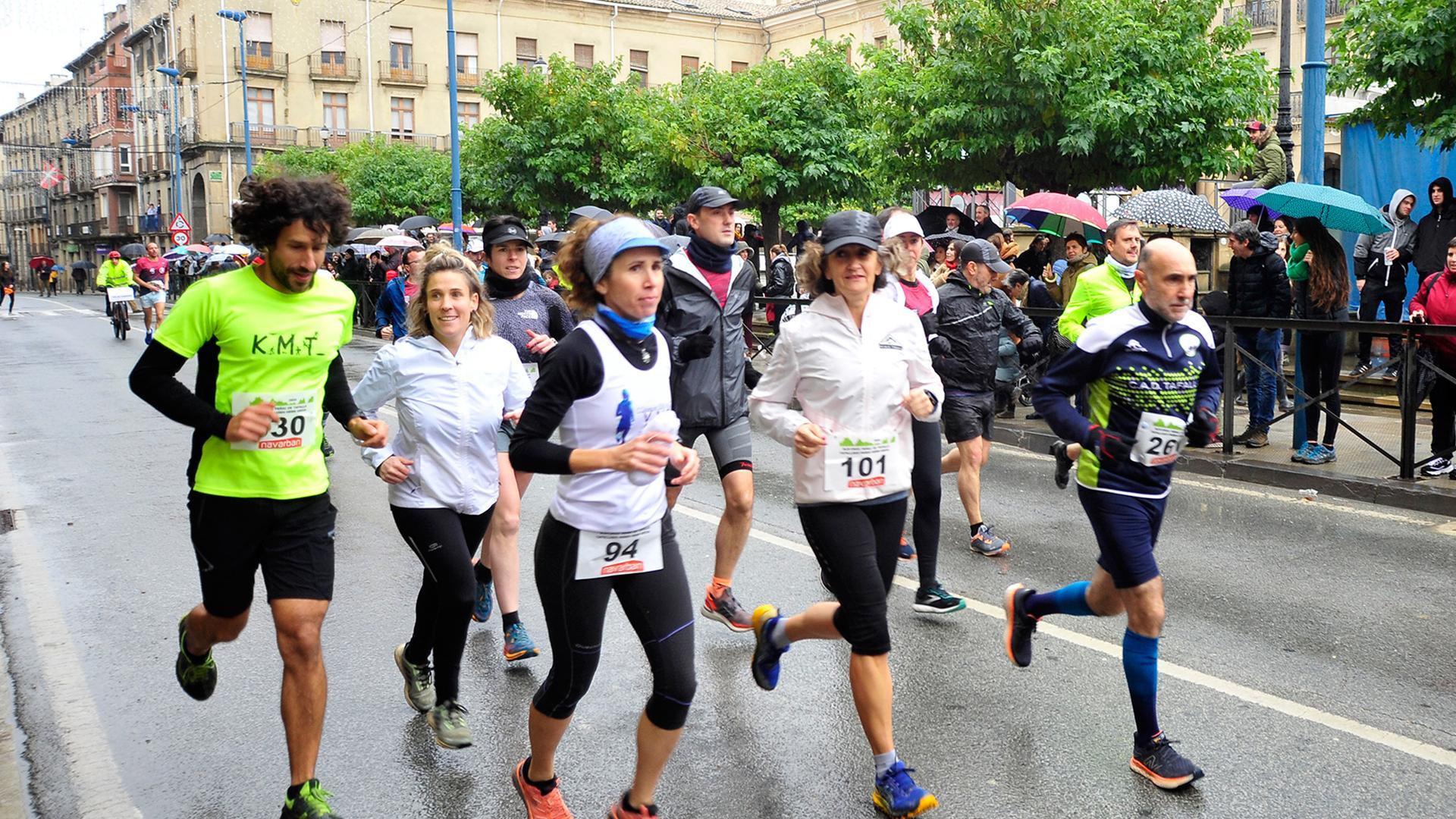 Un grupo de participantes en la última edición del Cross Peñas de Tafalla