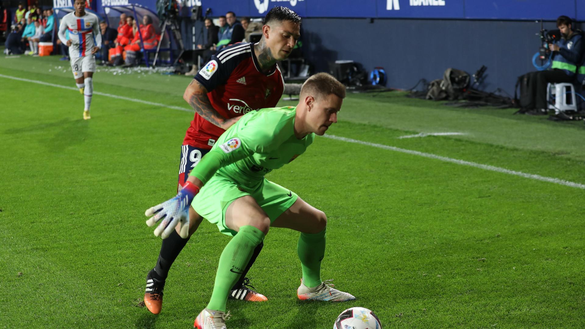 Ter Stegen y Chimy Ávila en El Sadar