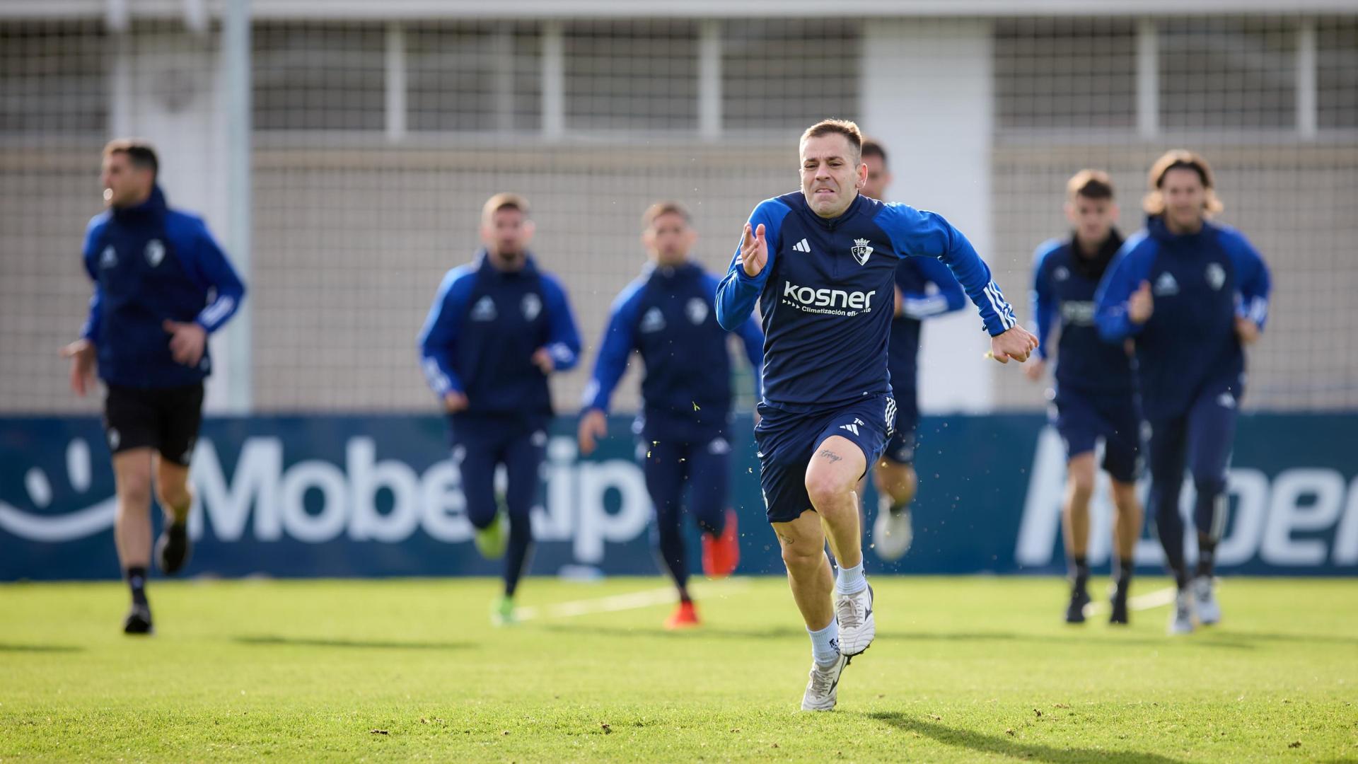 Gesto de esfuerzo de Rubén Peña en el entrenamiento del lunes.