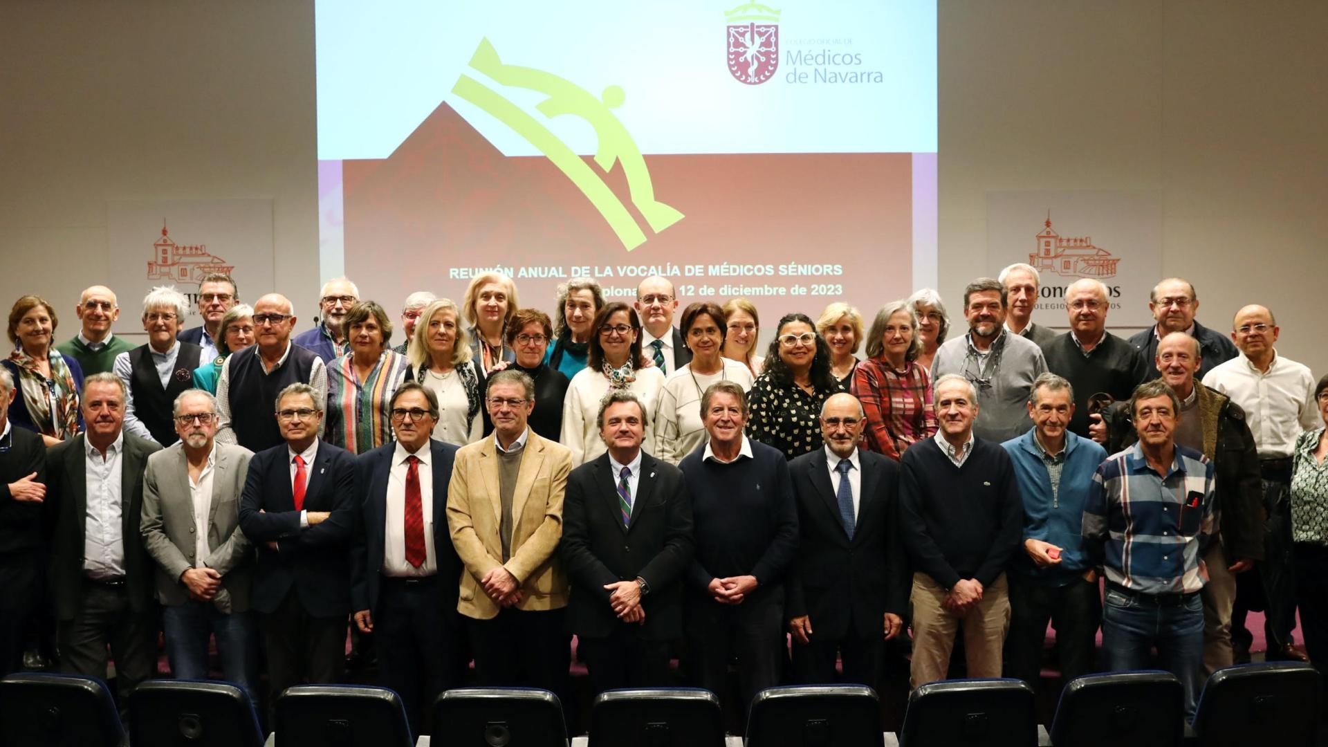 Médicos jubilados durante el homenaje en el Colegio de Médicos