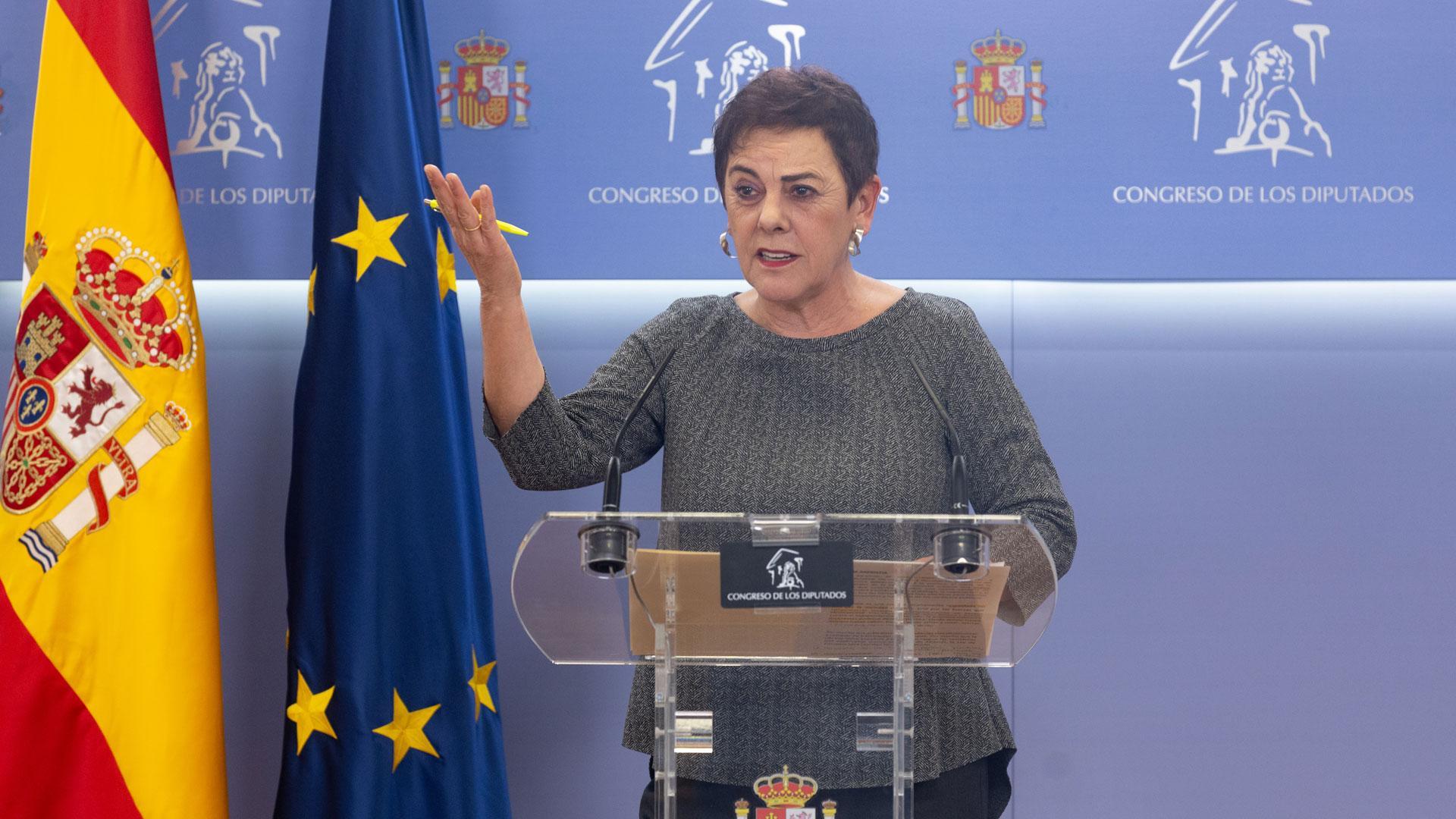 La portavoz de EH Bildu en el Congreso de los Diputados, Mertxe Aizpurua, ofrece una rueda de prensa previa a la reunión de la Junta de Portavoces