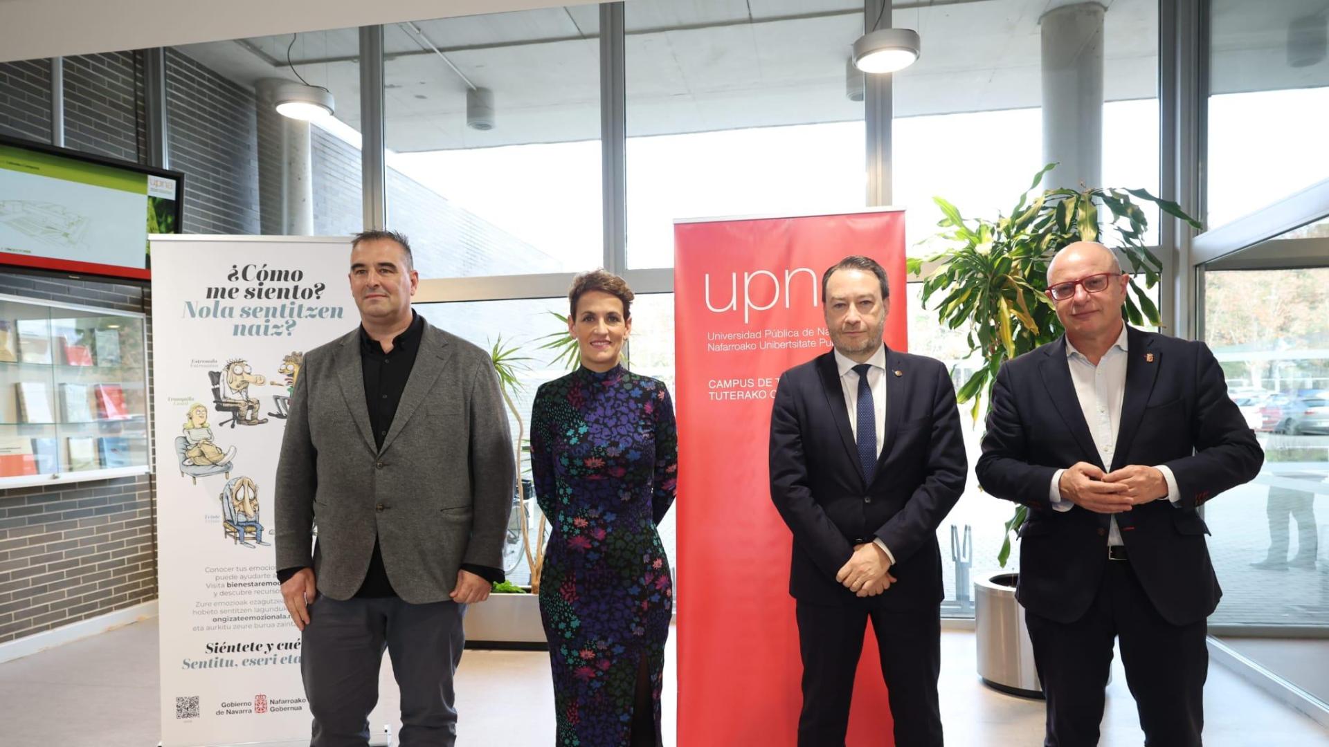 De izqda. a dcha.: Rafael Loscos, presidente de AER; María Chivite, Presidenta de Navarra; Ramón Gonzalo, rector de la UPNA; y Carlos Gimeno, consejero de Educación