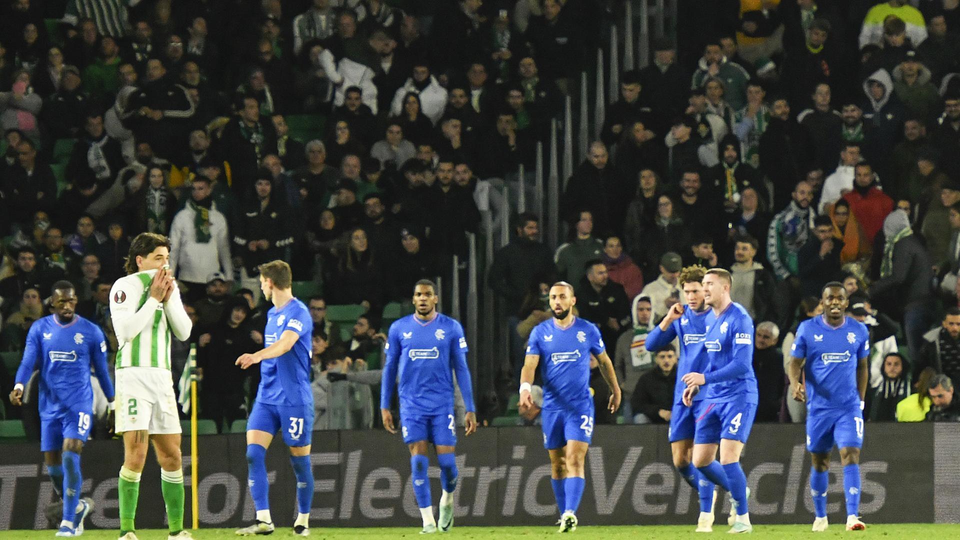 Celebración de los jugadores del Glasgow tras anotar el 2-3 que condena al Betis a la Conference./
