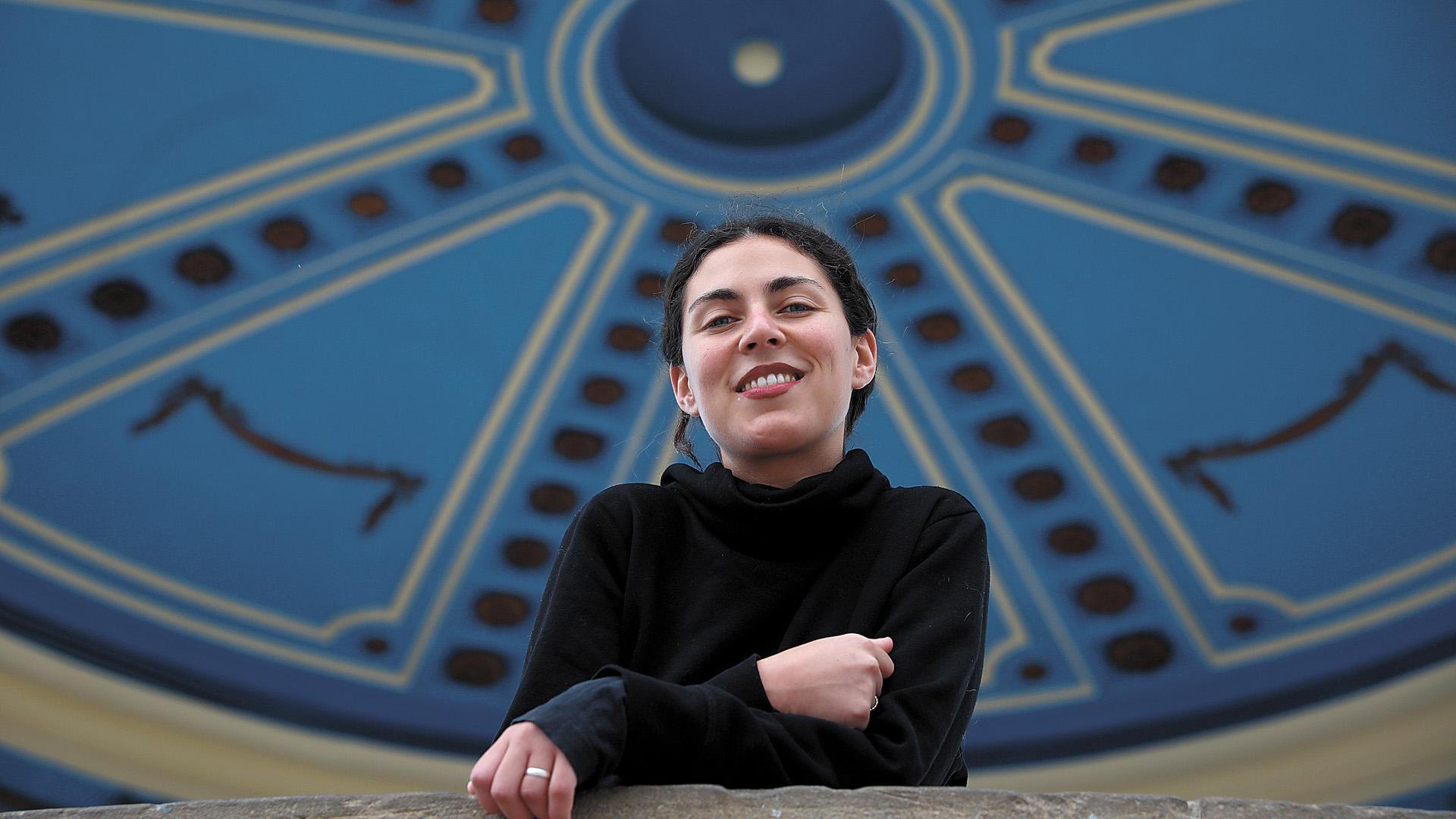 Laura Chivite Ezkieta, en el kiosco de la Plaza del Castillo de Pamplona