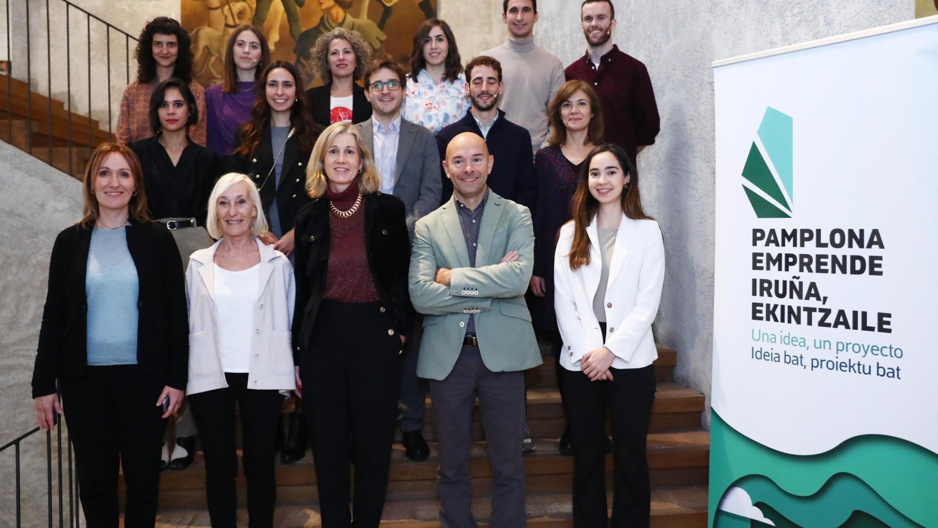 Participantes y responsables del programa 'Pamplona emprende', en el Palacio del Condestable.