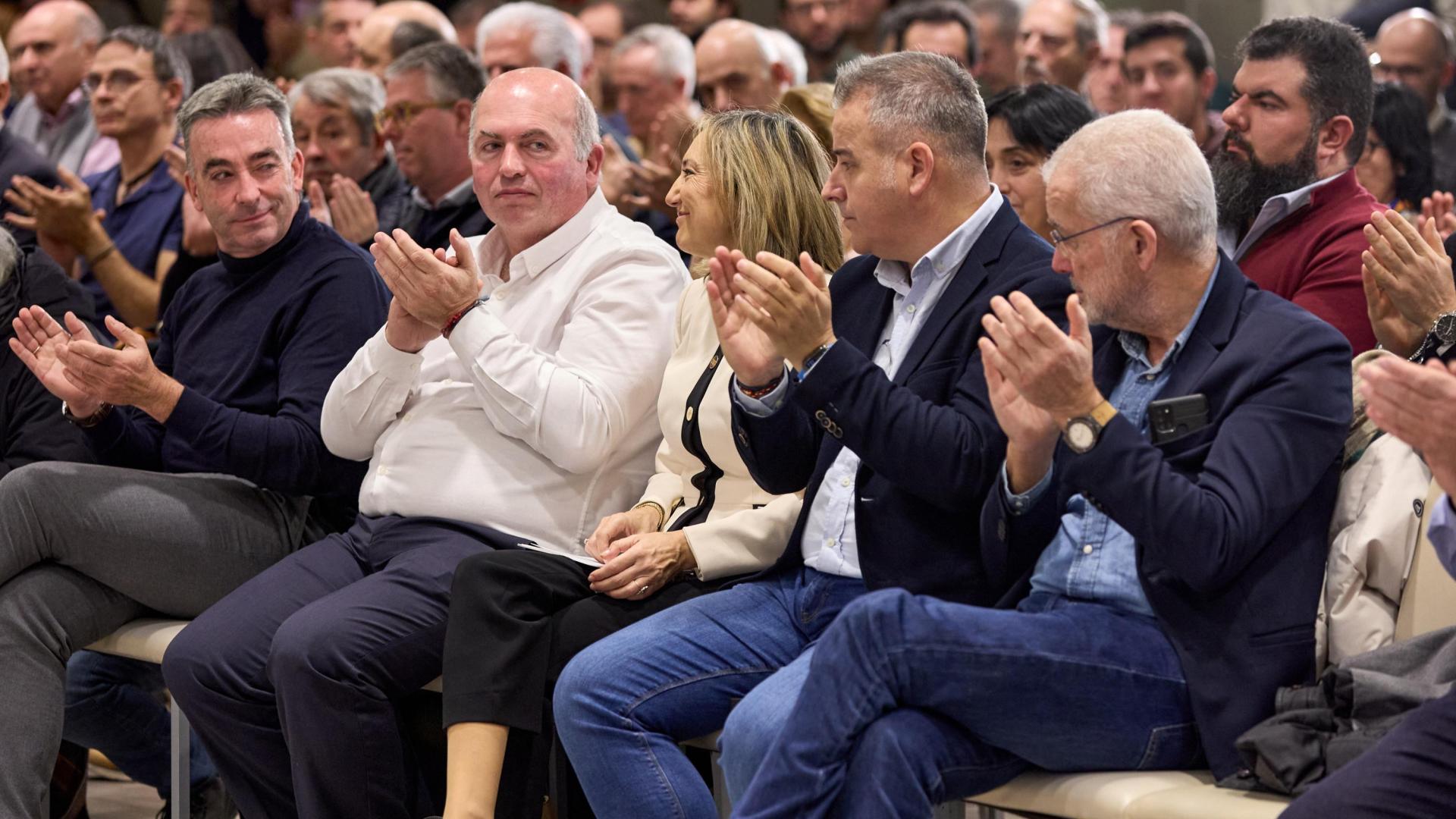 Aplausos para Cristina Ibarrola en la asamblea de UPN