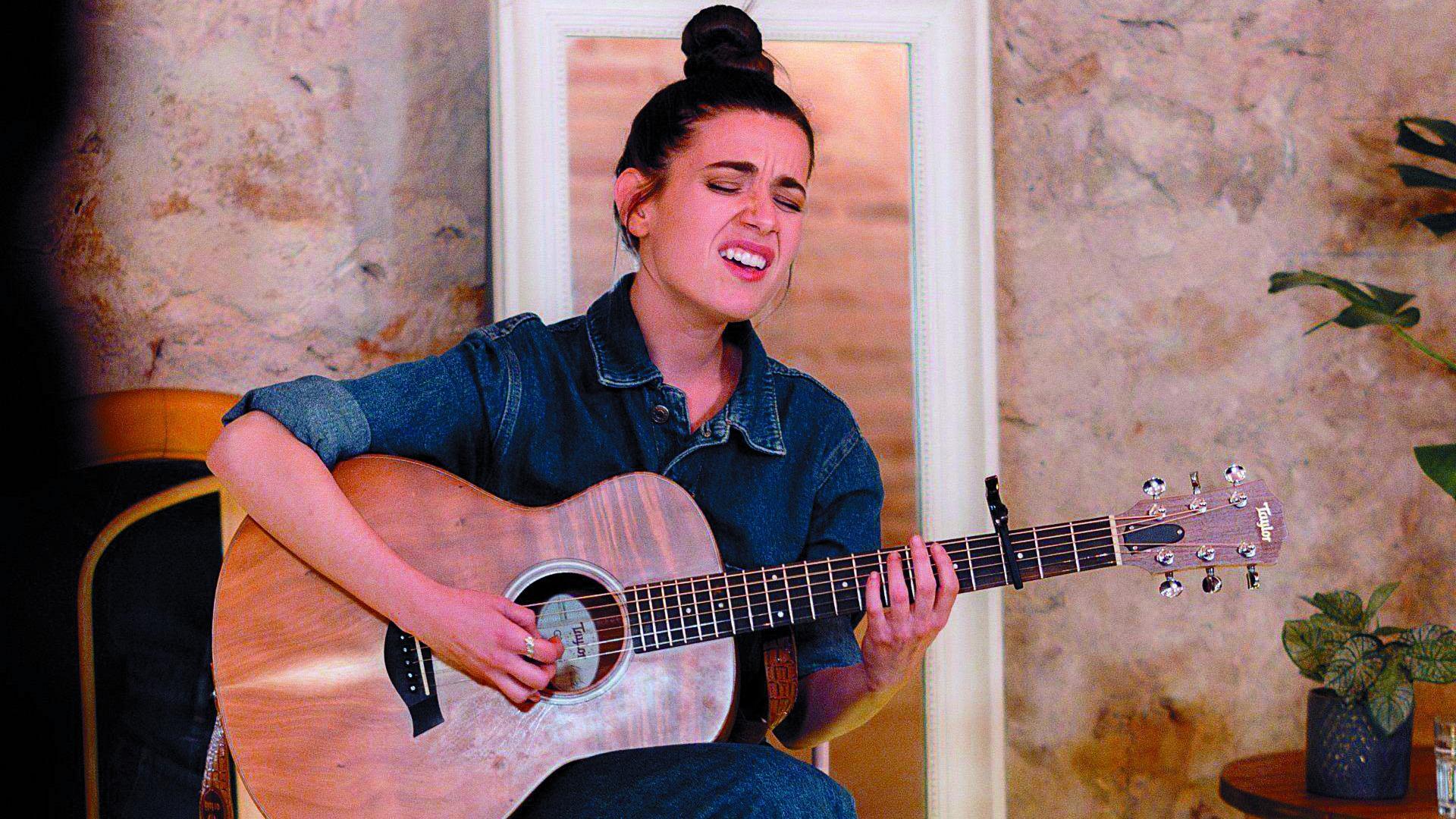 Teresa Pejenaute en un ensayo en Madrid donde, además de directora de casting, es actriz, cantante y bailarina en el musical Malinche