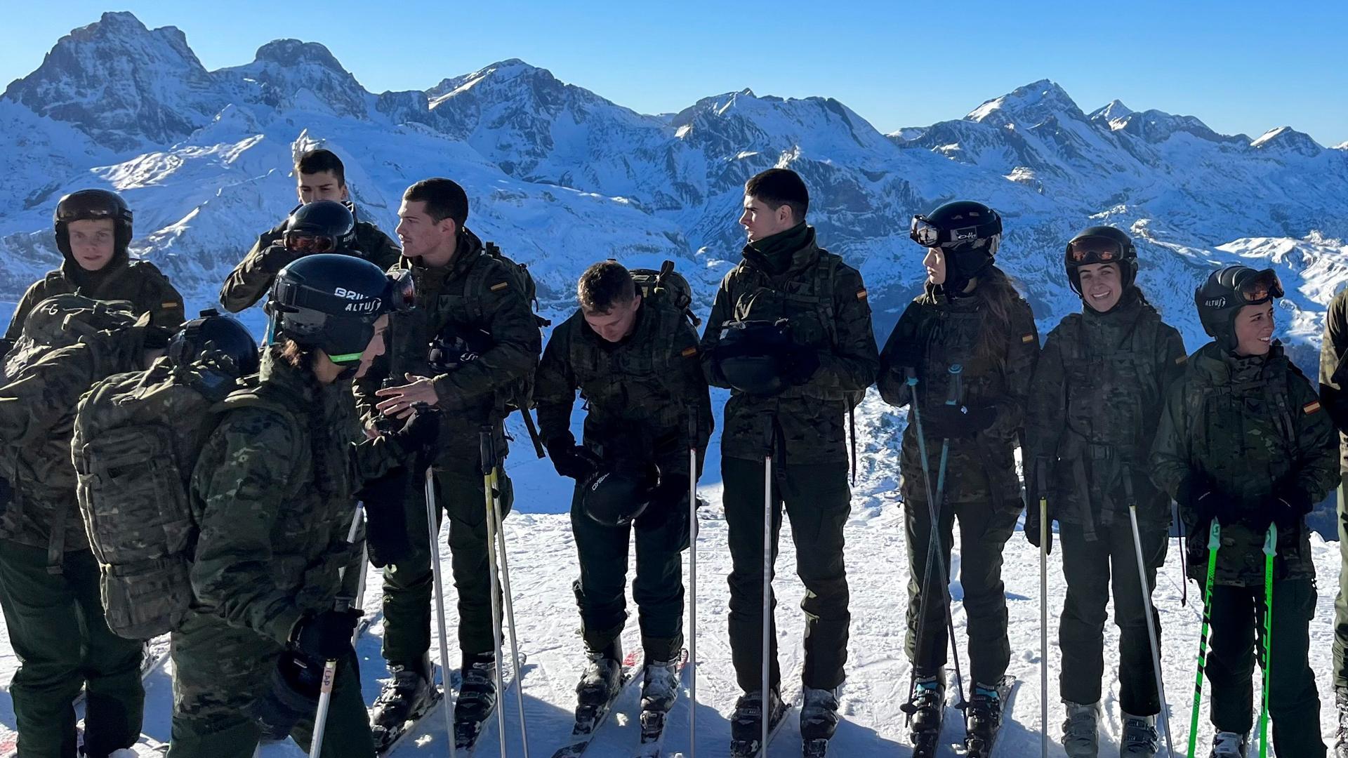 La princesa de Asturias participa en los ejercicios de montaña con sus compañeros de la Academia General Militar de Zaragoza en el Pirineo aragonés