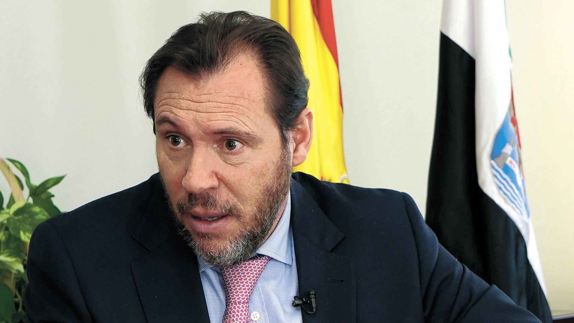 Óscar Puente durante la entrevista