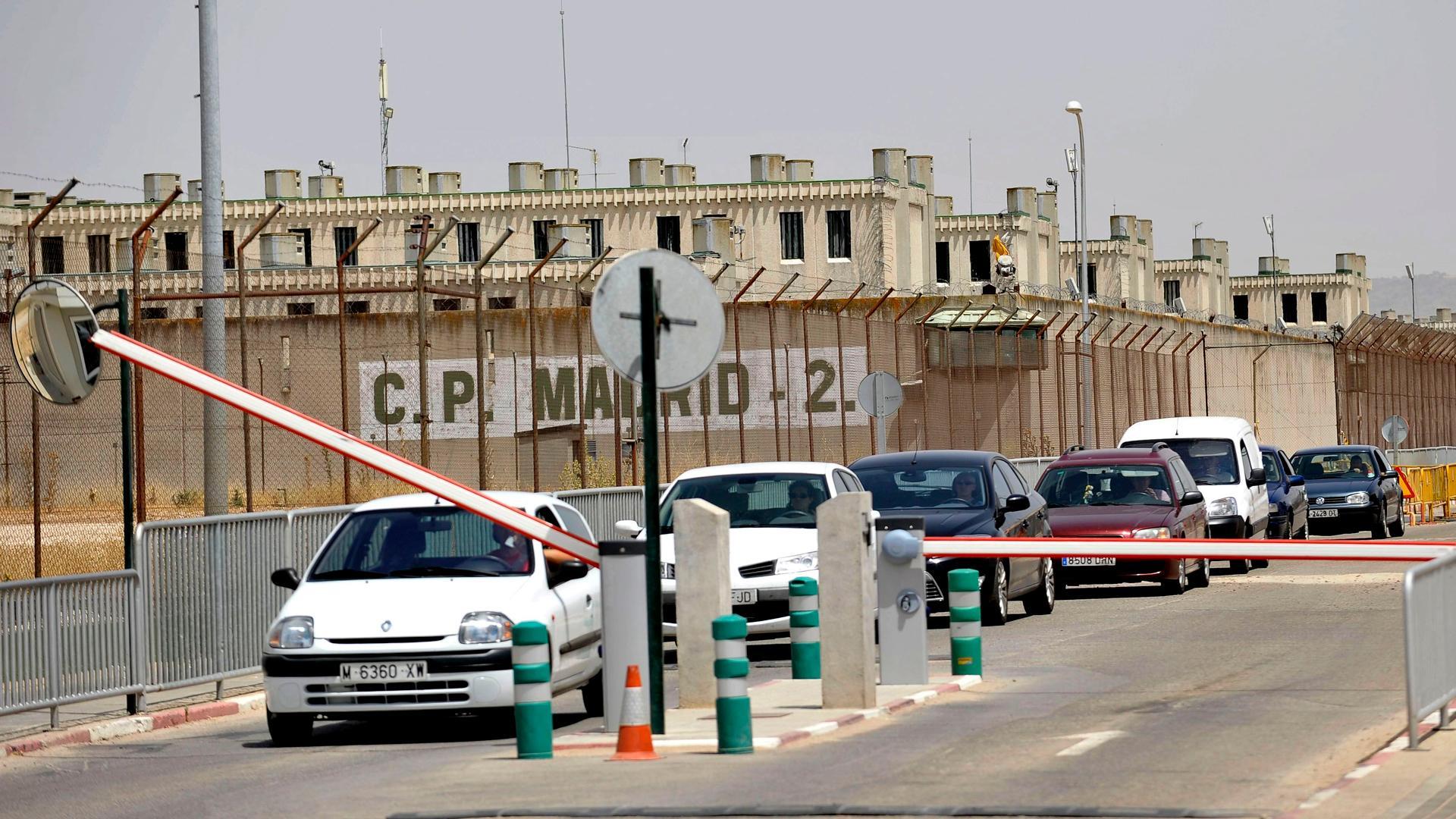Vista de la entrada del Centro Penitenciario de Alcalá-Meco
