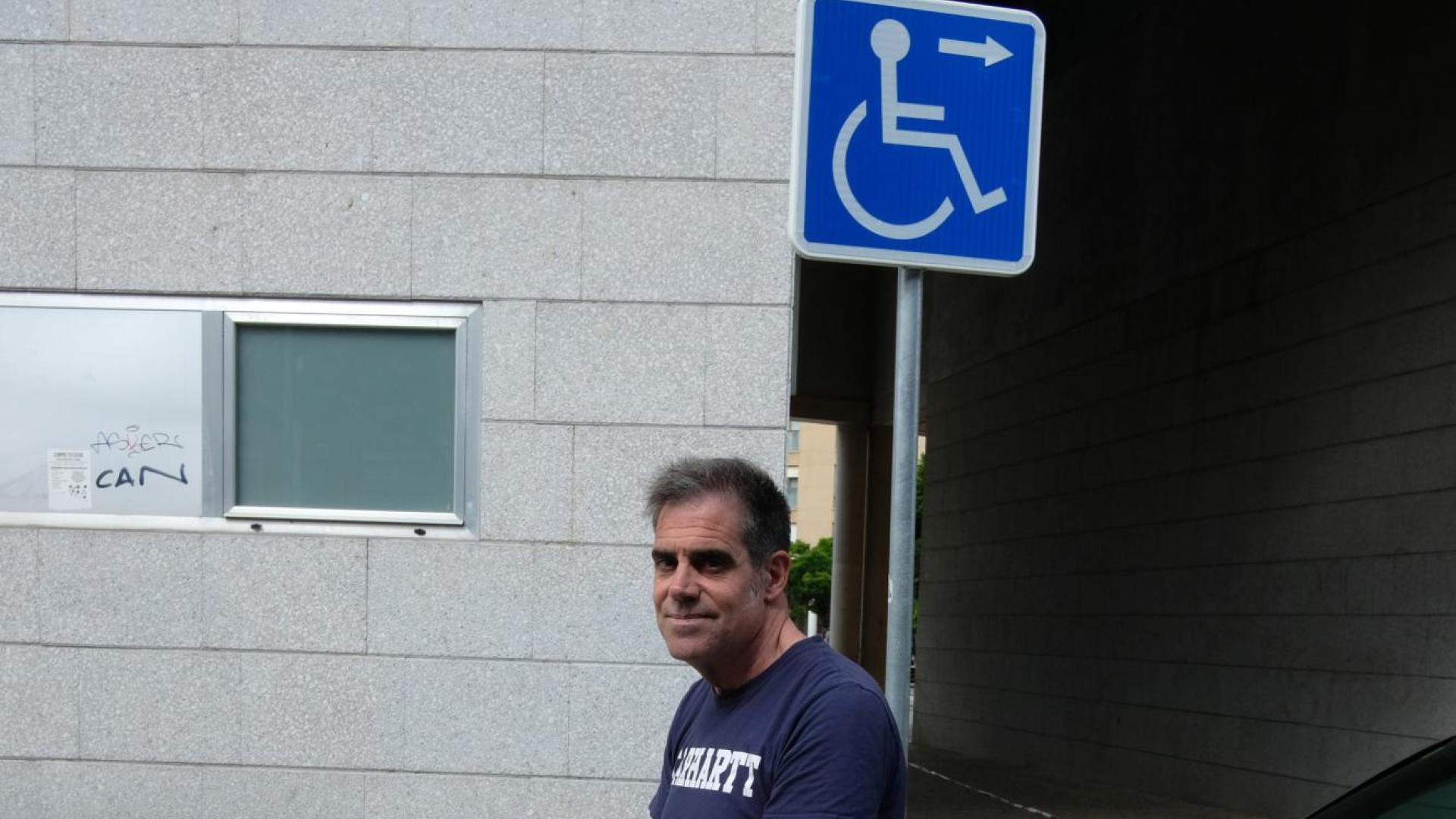 AUTOR: IVAN BENITEZ
FECHA:
LUGAR: PAMPLONA
PERSONA: JUAN LARRETA
TEMA: OKUPAS MOTORIZADOS