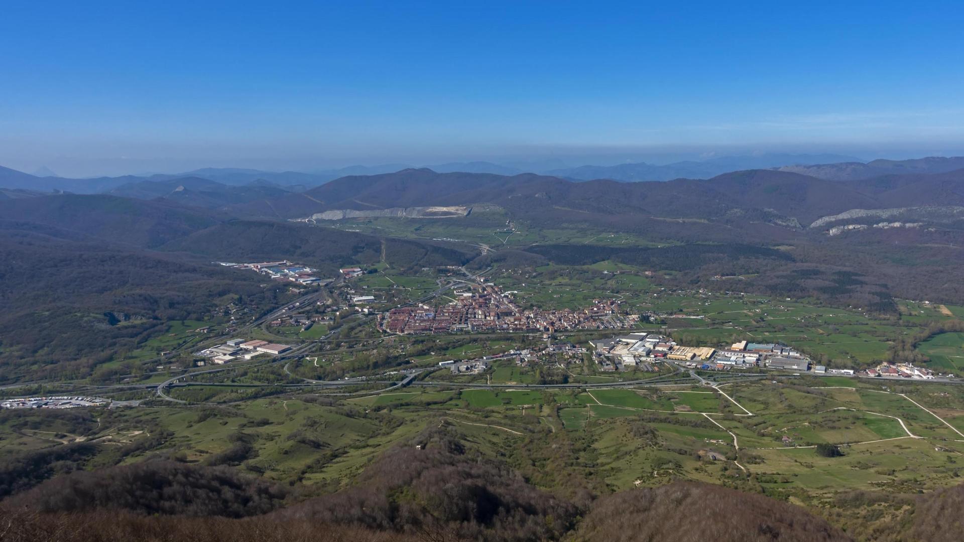 Panorámica del centro urbano de Alsasua.