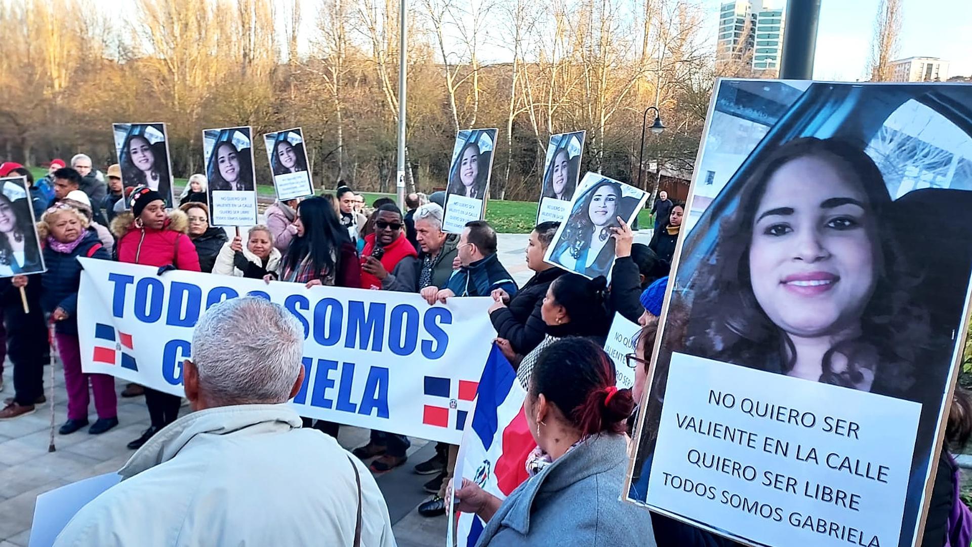 Un momento de la concentración en protesta por la desaparición de Gabriel Reyes celebrada en San Jorge./