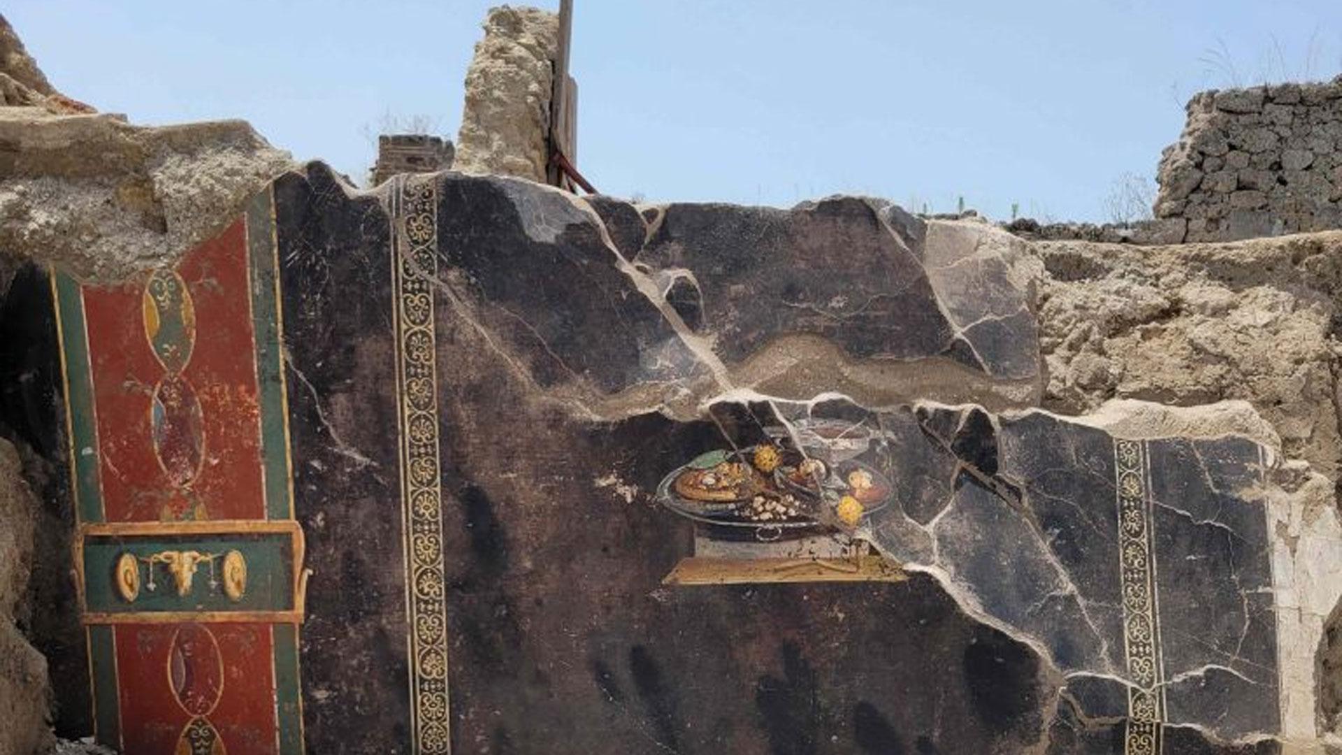 Las nuevas excavaciones en la Regio IX del área arqueológica de Pompeya, con los nuevos hallazgos como el molino-prisión o un fresco de una naturaleza muerta que recuerda a la 'pizza' actual, abrirá al público a partir del 3 de enero