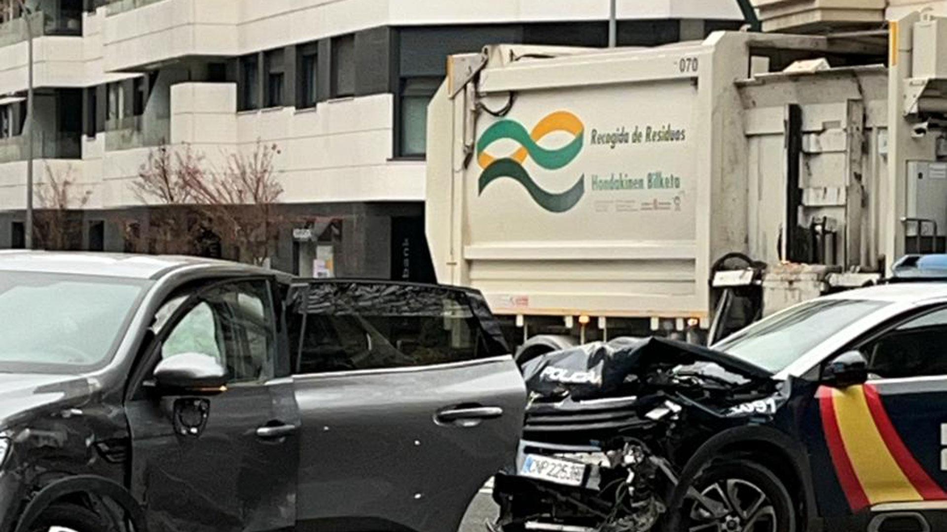 El accidente ha tenido lugar en la confluencia entre la avenida Baja Navarra y la calle Amaya de Pamplona