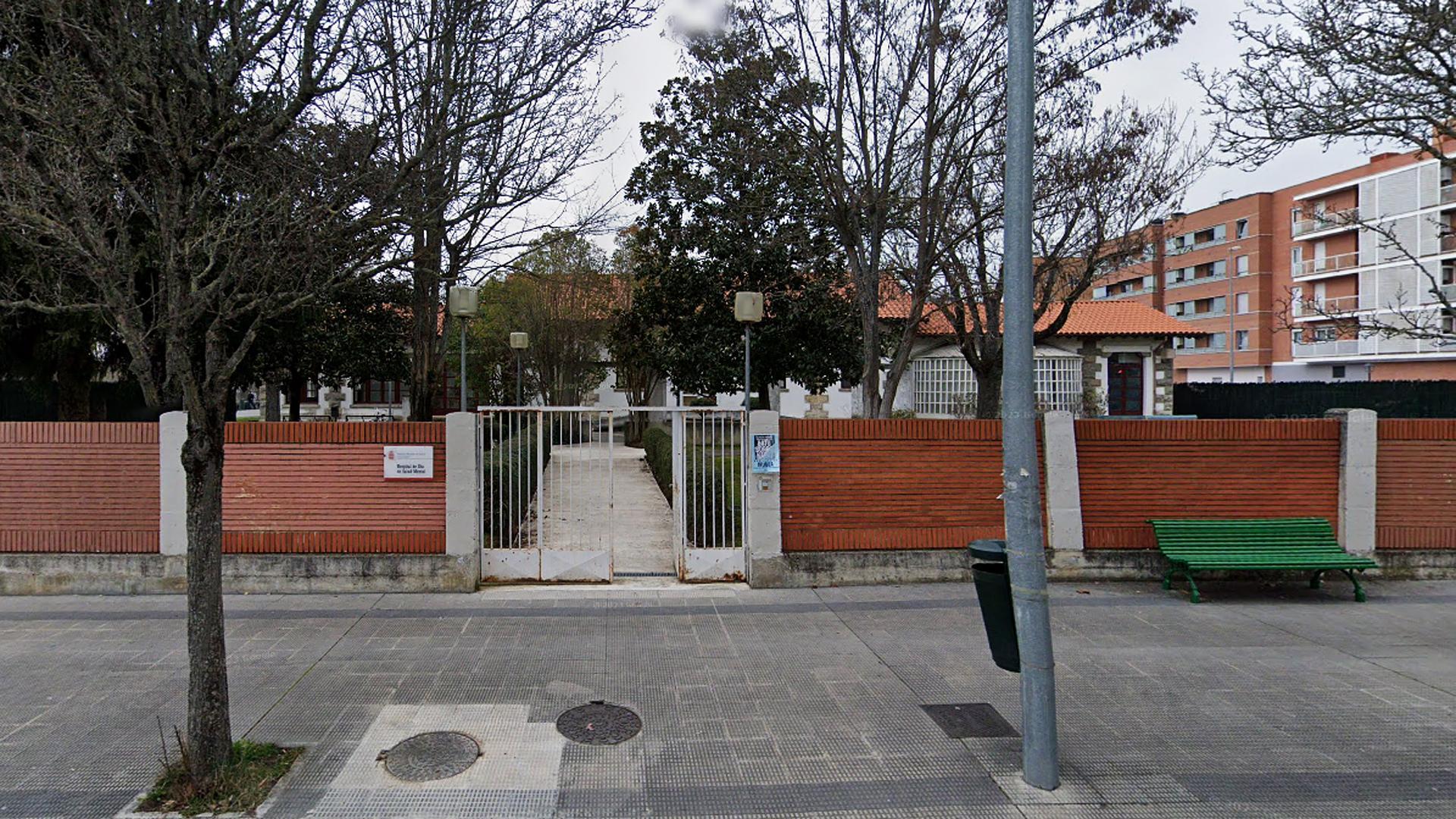 Entrada a las instalaciones del Hospital de Salud Mental Irubide, en la Txantrea./