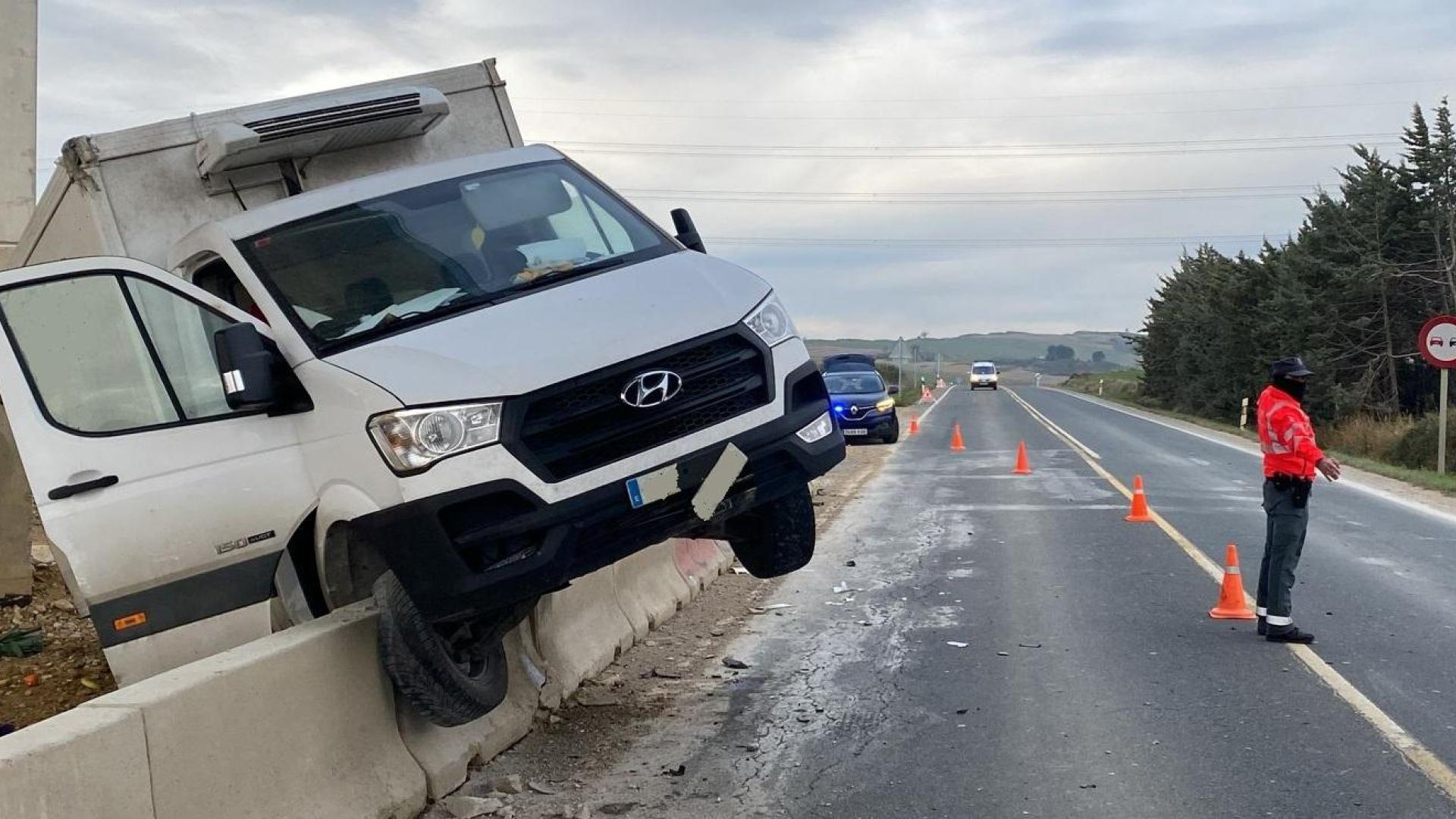 Estado en el que quedó el camión tras el accidente en la NA-132 en Tafalla