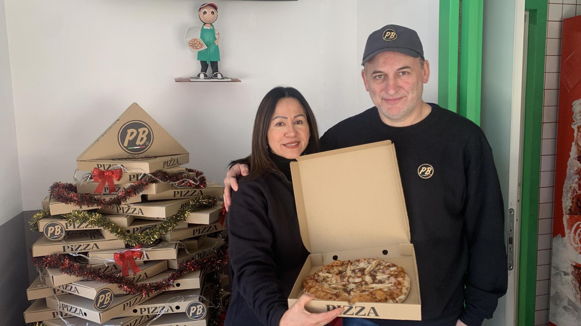 Karina Cabrera y Jesús Iriarte, nuevos responsables de Pizza Buona en la calle Bardenas Reales de Sarriguren