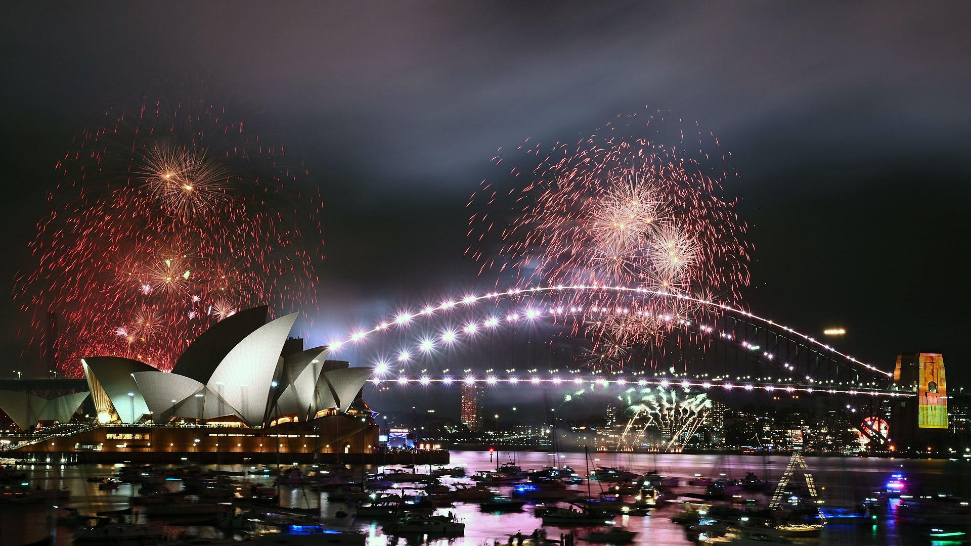 Fuegos artificiales para recibir el nuevo año en Sidney
