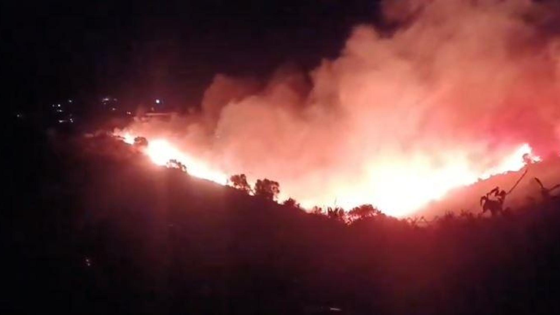 Vista del incendio en Mijas (Málaga), en la zona de las Lomas del Flamenco y Los Pedregales
PLAN INFOCA
(Foto de ARCHIVO)
01/01/1970