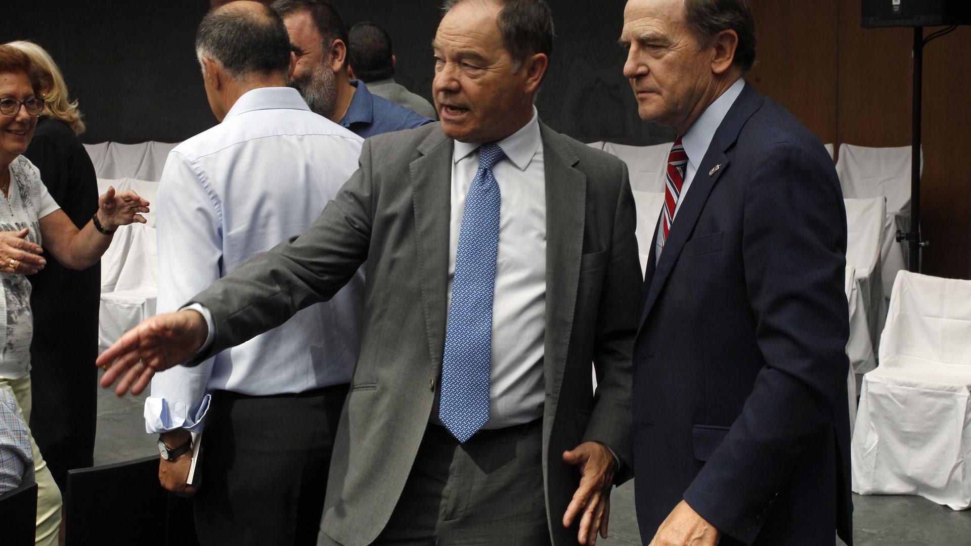 Puras, junto a Felones, en la toma de posesión de Chivite