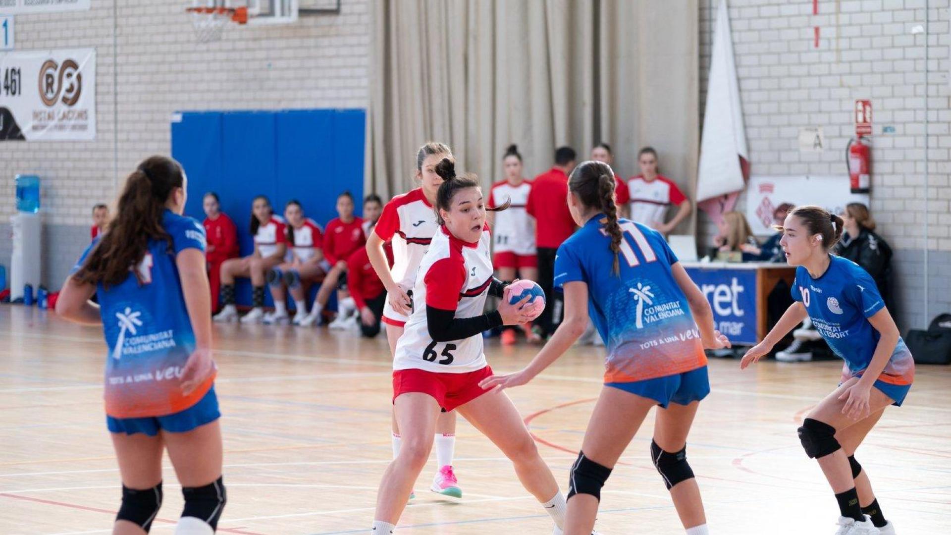 Garazi Valenzuela, en un momento de la final cadete femenina disputada contra Valencia.