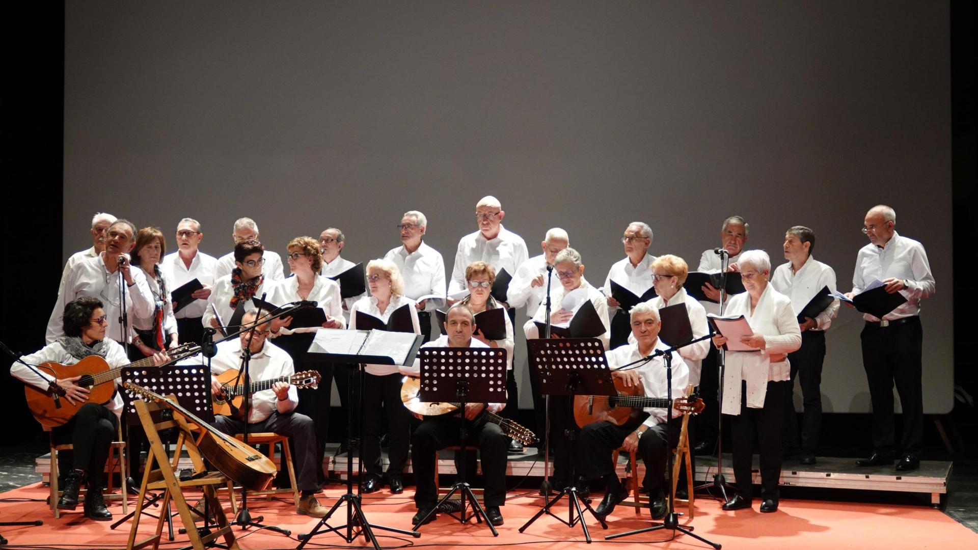 Integrantes de la Agrupación Musical Sol Mayor, organizadora del festival solidario