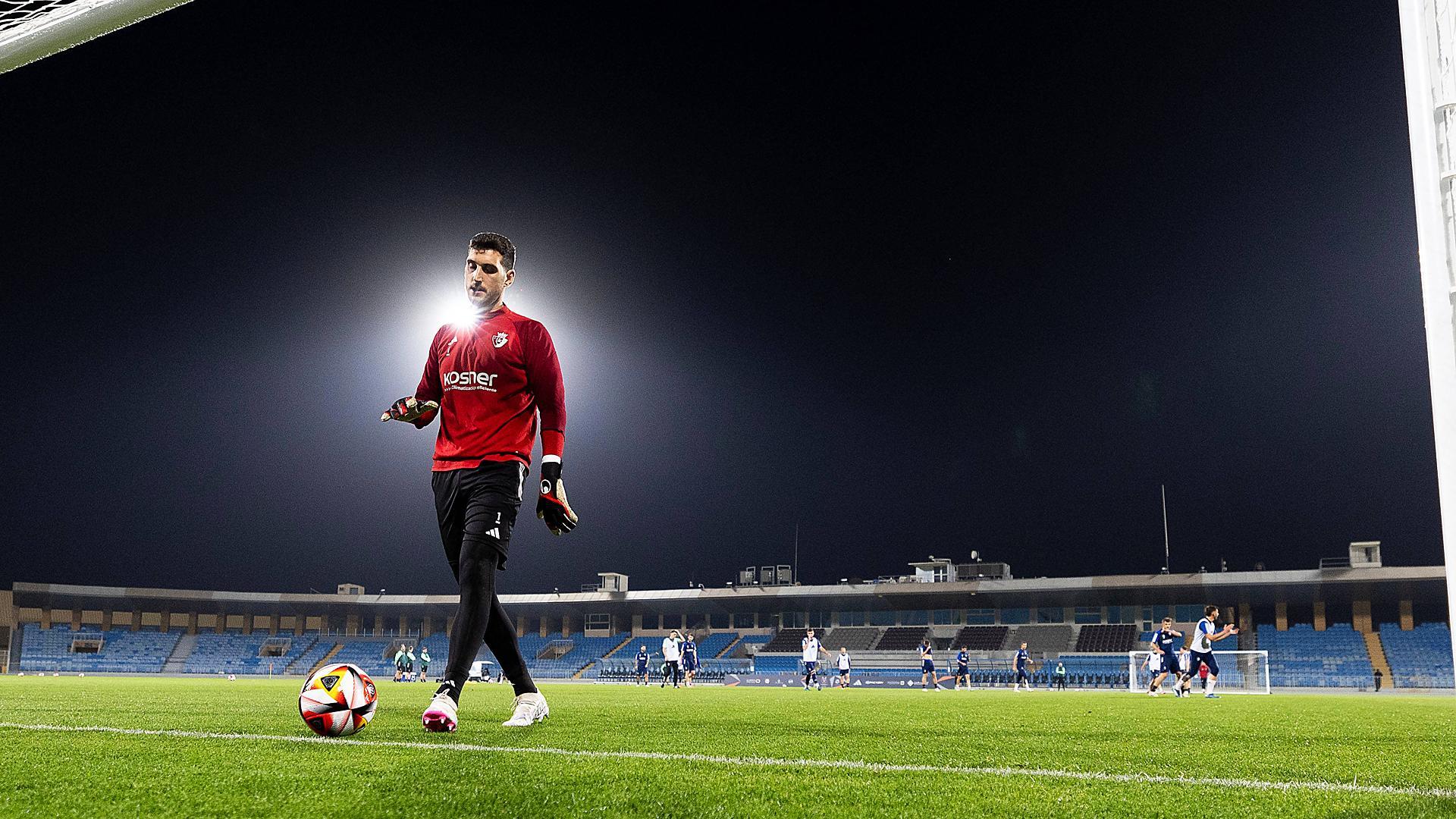Sergio Herrera, en la sesión que tuvo lugar ayer en el estadio Prince Faisal./