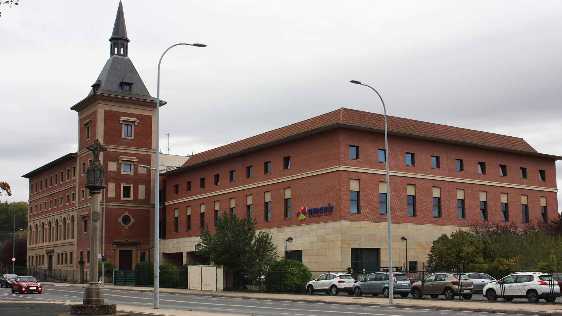 Exterior de la residencia Amavir Oblatas./