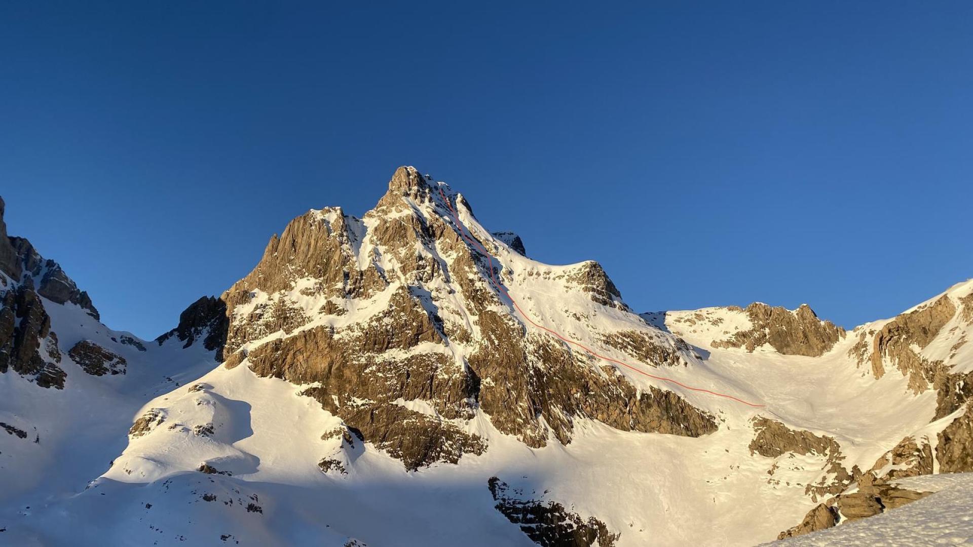 Una vista de la cara norte del Aspe oscense (2.645m)