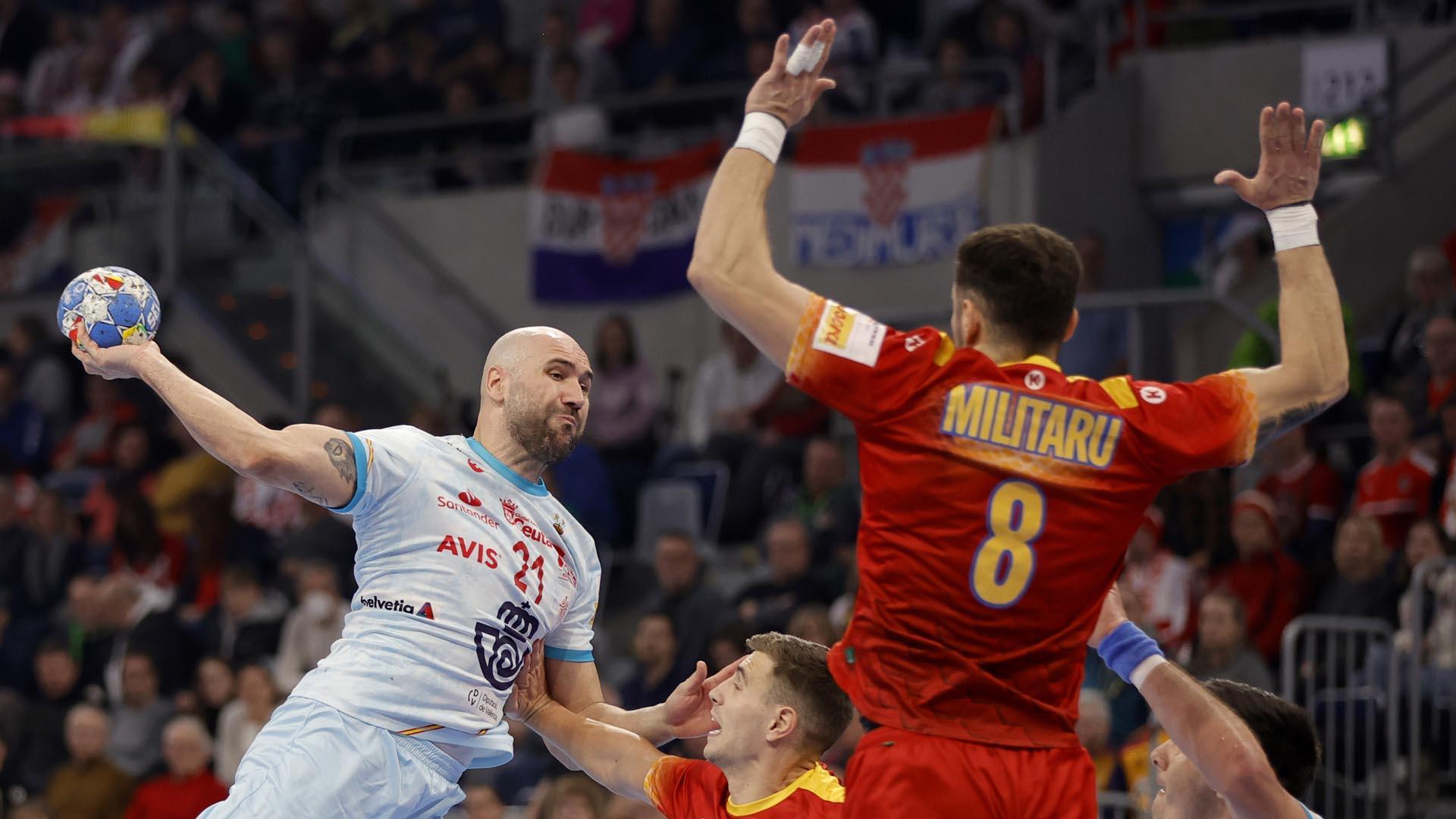 Joan Canellas, en una acción durante el partido ante Rumanía