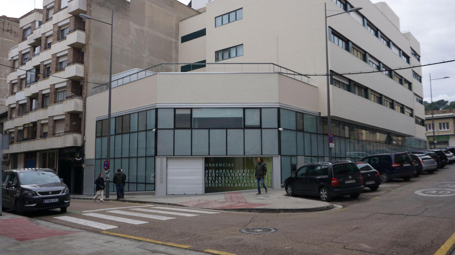 Fachada del Servicio Normal de Urgencias de Tudela, situado en la planta sótano del centro de salud Santa Ana.