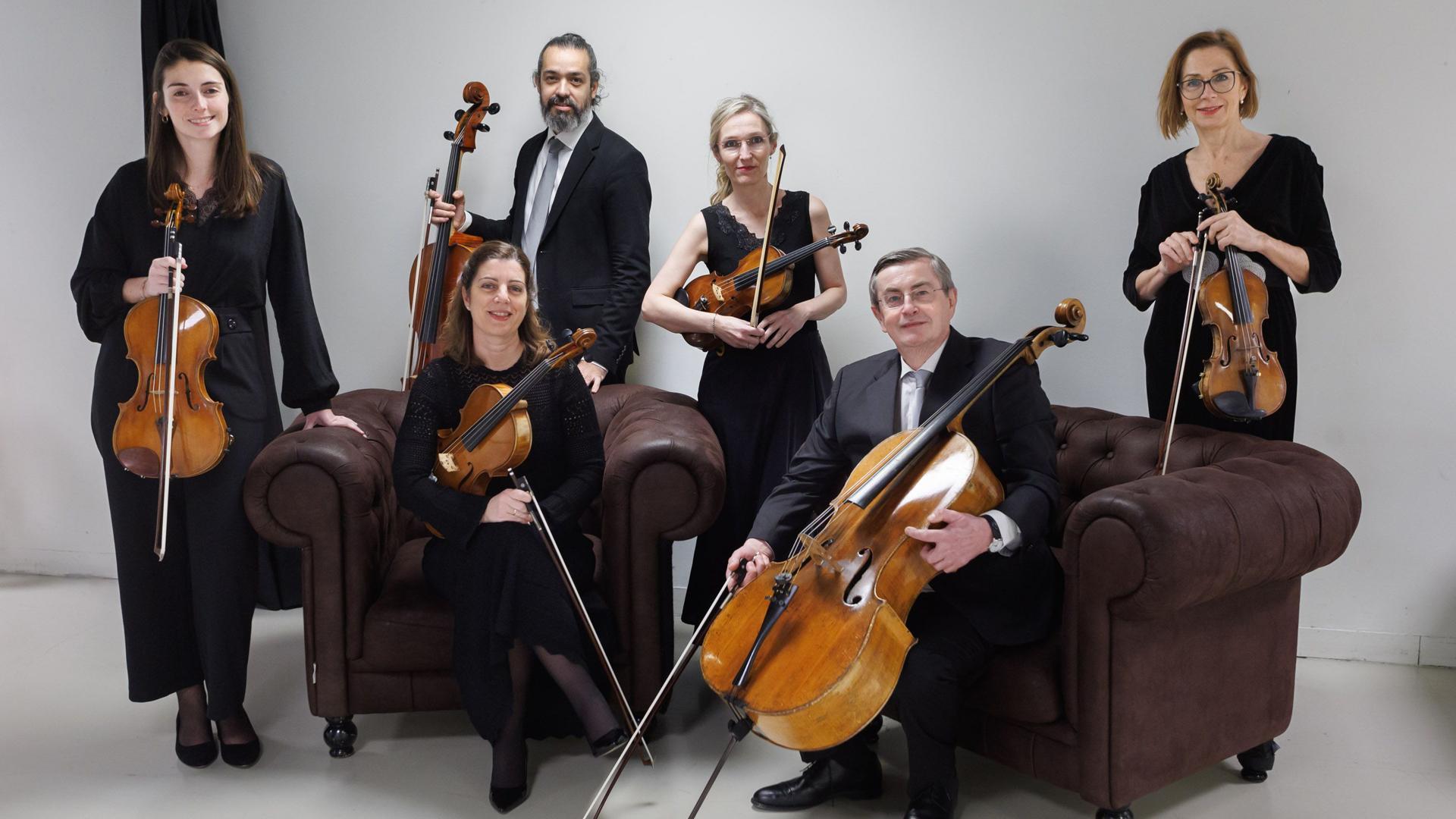 Fotografía del sexteto de músicos de la Orquesta Sinfónica de Navarra que ofrecerá el concierto “Música y poesía” en Civican