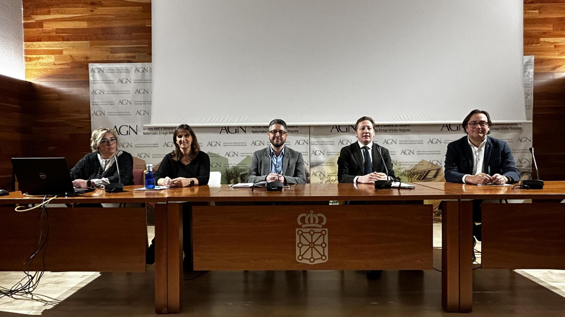 Desde la izda.: Gema Escalada, Maite Pascual, Jorge Ollero, Miguel Mtz. de Lecea y Ángel Chocarro