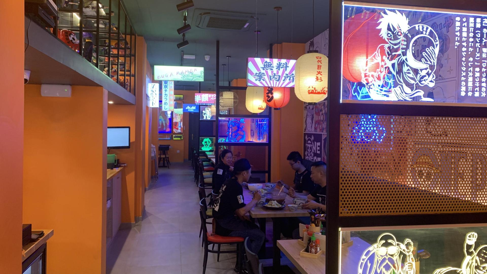 El interior del restaurante japonés Buga Ramen, en la avenida Sancho el Fuerte 32