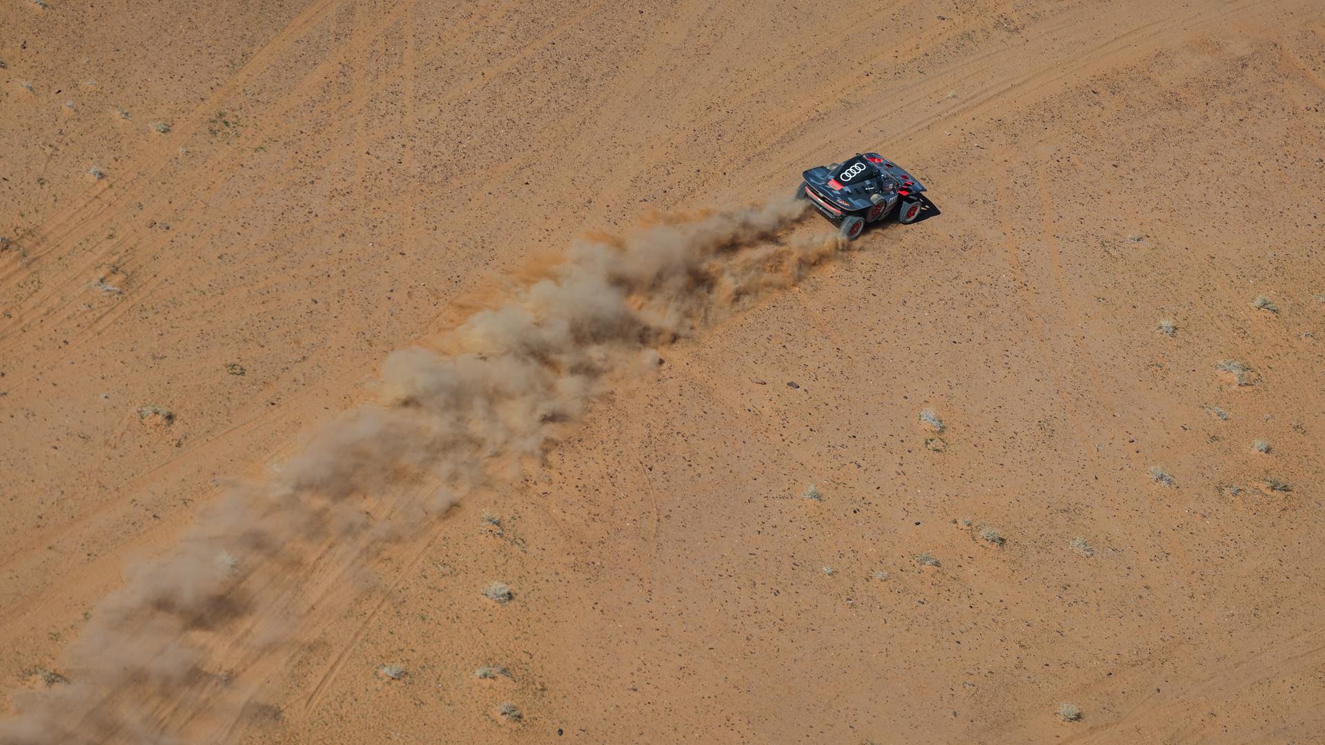 Carlos Sainz durante la décima etapa del Dakar