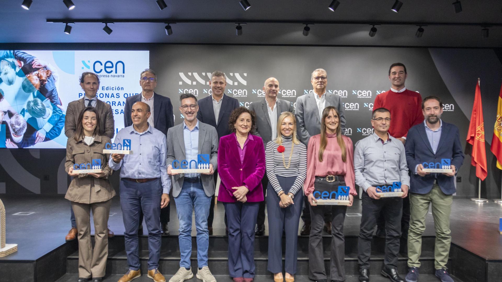 Primera fila, de izda a derecha:
Mercedes Ortín, Elaborados Naturales; Khalid Bencheikh, Granja Los Alecos; Miguel Ángel Navaridas, Whel&Partner; Carme Maeztu, Gobierno de Navarra; María José Ballarín, CEN; Saray Arcaya, BANTEC; Javier Seta, Sofidel Spain; Rafael Ruiz de Ojeda, Schneider Electric.
Segunda fila, de izda a derecha:
Luis Martínez Guisasola, Elaborados Naturales; Liborio Oficialdegui, Granja Los Alecos; Javier García, Wehl&Partner; Miguel Isaacs, BANTEC; Clemente Bonet, Sofidel; Adrián Castillo, Schneider Electric.
Primera fila, de izda a derecha:
Mercedes Ortín, Elaborados Naturales; Khalid Bencheikh, Granja Los Alecos; Miguel Ángel Navaridas, Whel&Partner; Carme Maeztu, Gobierno de Navarra; María José Ballarín, CEN; Saray Arcaya, BANTEC; Javier Seta, Sofidel Spain; Rafael Ruiz de Ojeda, Schneider Electric.
Segunda fila, de izda a derecha:
Luis Martínez Guisasola, Elaborados Naturales; Liborio Oficialdegui, Granja Los Alecos; Javier García, Wehl&Partner; Miguel Isaacs, BANTEC; Clemente Bonet, Sofidel; Adrián Castillo, Schneider Electric.