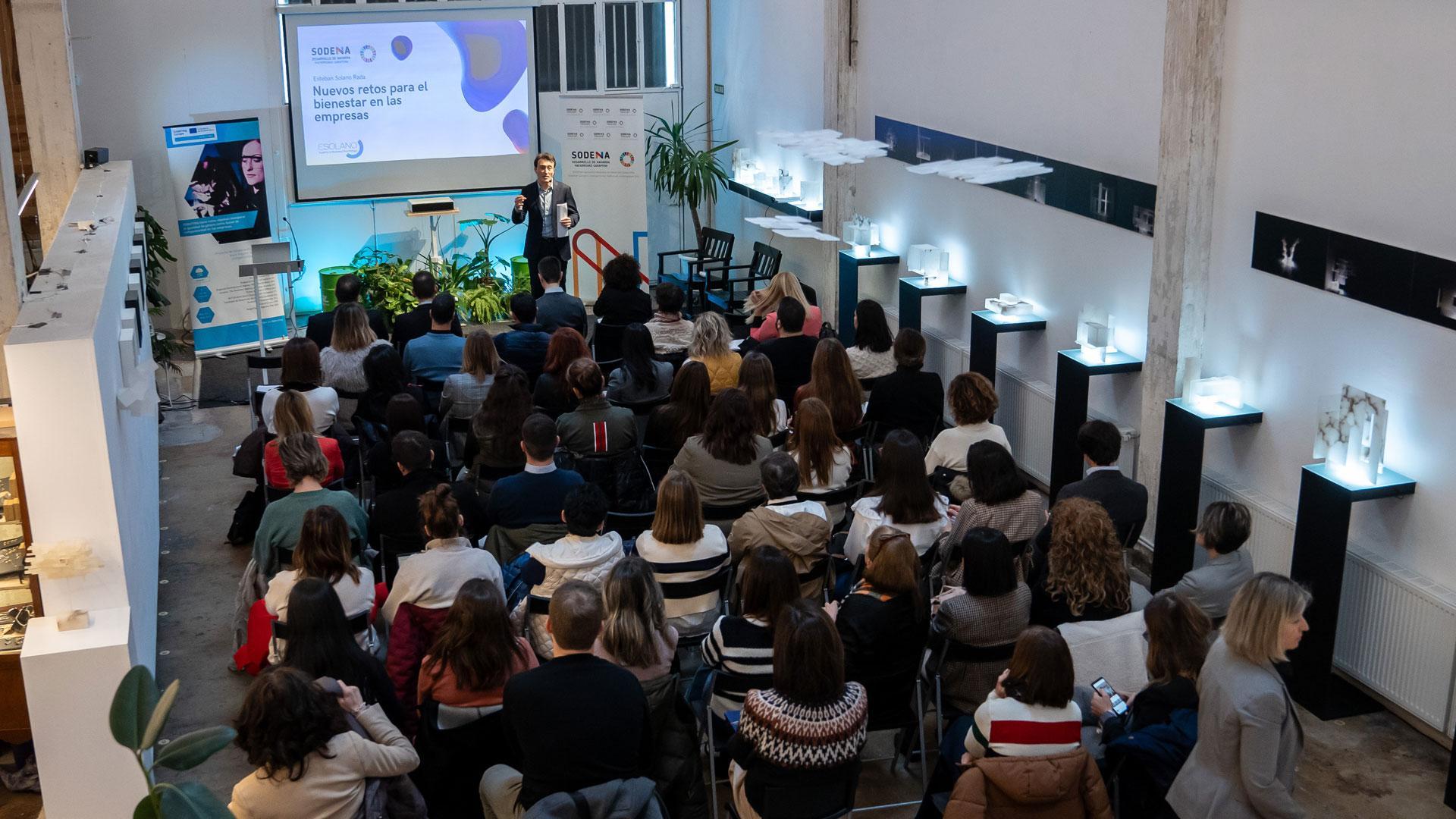 Esteban Solano, en un momento de su intervención titulada 'Nuevos retos para el bienestar de las empresas', en una jornada sobre la igualdad de género como factor de competitividad