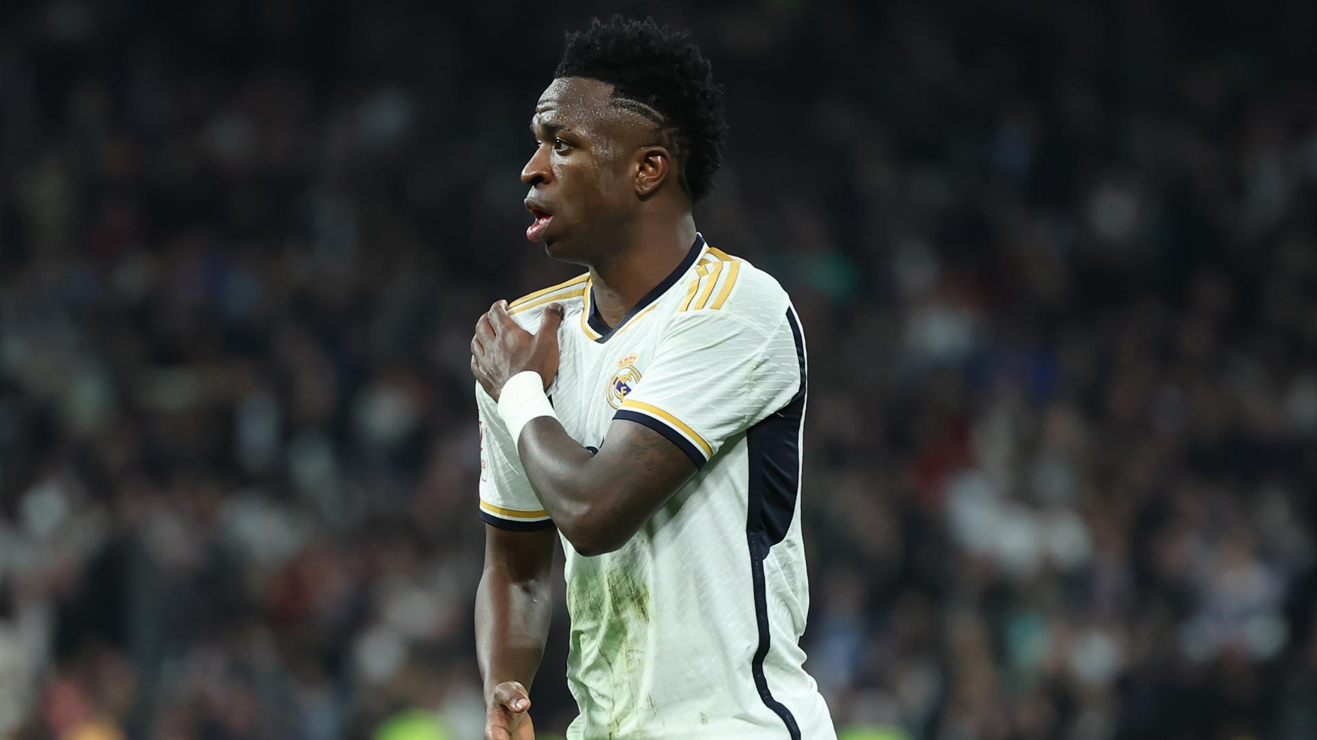 El delantero del Real Madrid Vinicius Jr tras marcar gol ante el Almería