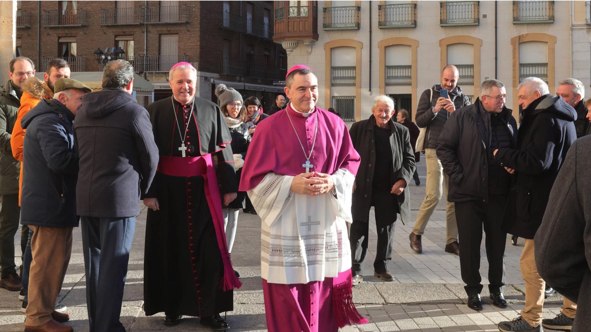 El nuevo obispo de Palencia, el navarro Mikel Garciandia Goñi, en la Catedral de Palencia