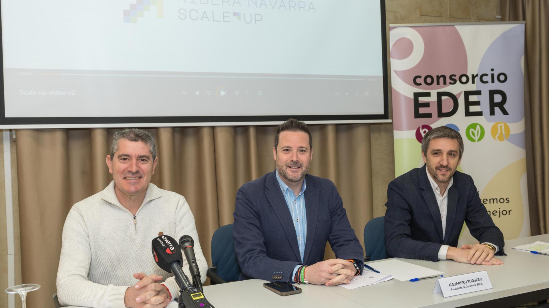 De izquierda a derecha: Eusebio Sáez García (presidente de la Comisión Ejecutiva del Consorcio EDER), Alejandro Toquero Gil (presidente de EDER) y Sergio Villava Gómez (gerente de EDER)