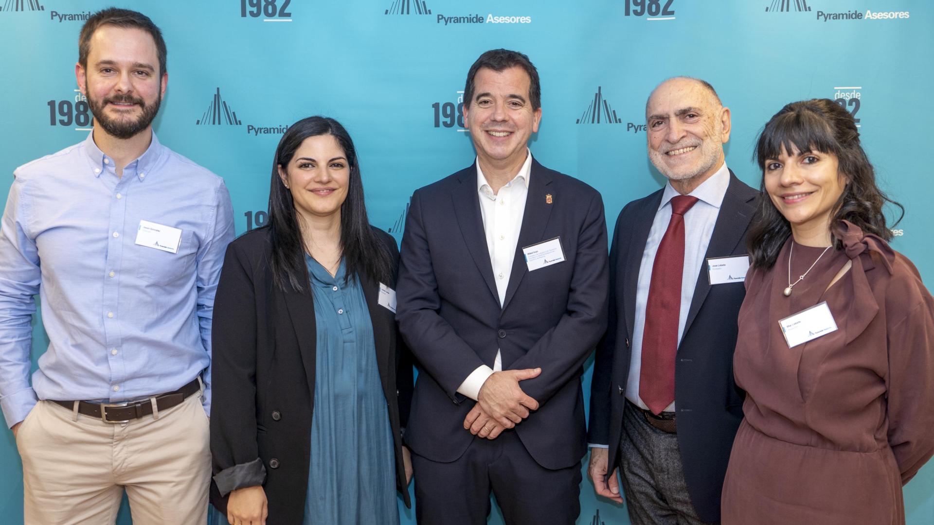 : Lorena Lobete Villegas, José Lobete Cardeñoso, Mar
Lobete Villegas y Jesús González Órtiz.